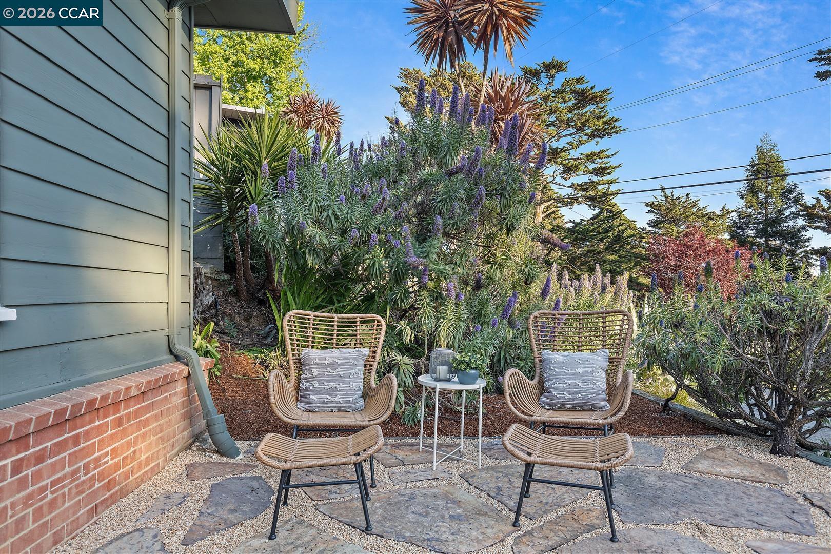 Detail Gallery Image 37 of 43 For 6555 Saroni Dr, Oakland,  CA 94611 - 3 Beds | 2 Baths