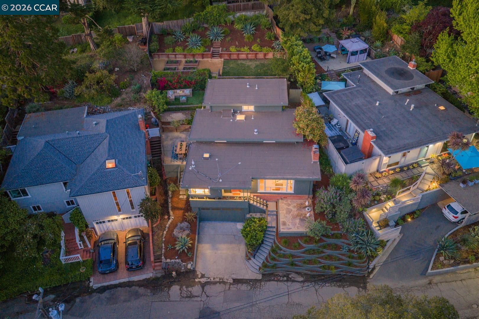 Detail Gallery Image 40 of 43 For 6555 Saroni Dr, Oakland,  CA 94611 - 3 Beds | 2 Baths