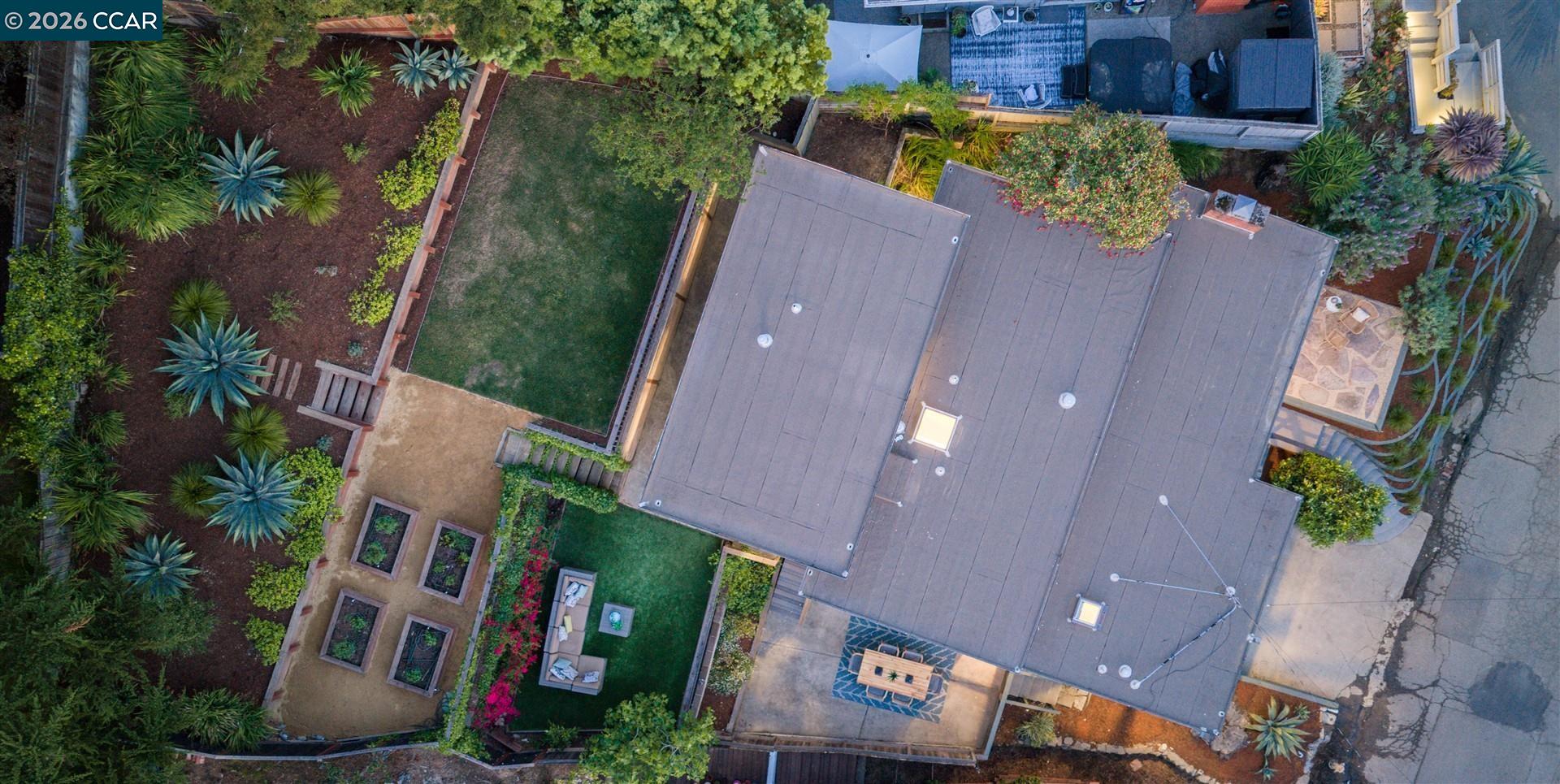 Detail Gallery Image 41 of 43 For 6555 Saroni Dr, Oakland,  CA 94611 - 3 Beds | 2 Baths