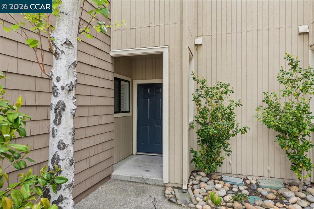 Detail Gallery Image 2 of 33 For 106 Copper Ridge Rd, San Ramon,  CA 94582 - 2 Beds | 2/1 Baths