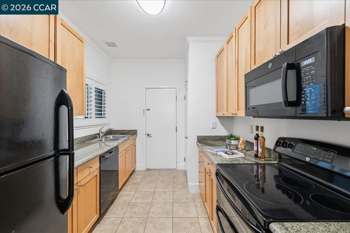 Detail Gallery Image 11 of 33 For 106 Copper Ridge Rd, San Ramon,  CA 94582 - 2 Beds | 2/1 Baths