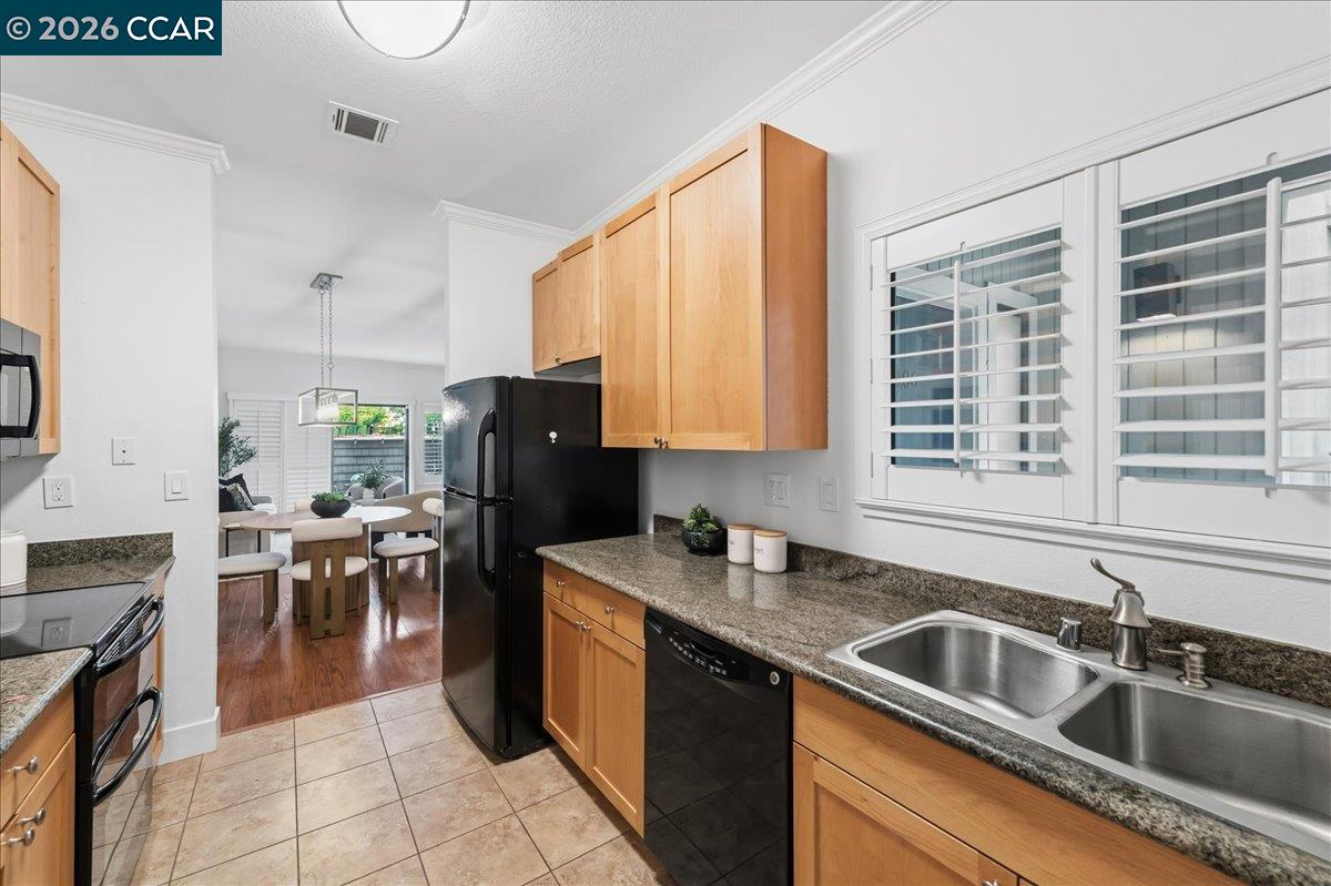 Detail Gallery Image 12 of 33 For 106 Copper Ridge Rd, San Ramon,  CA 94582 - 2 Beds | 2/1 Baths