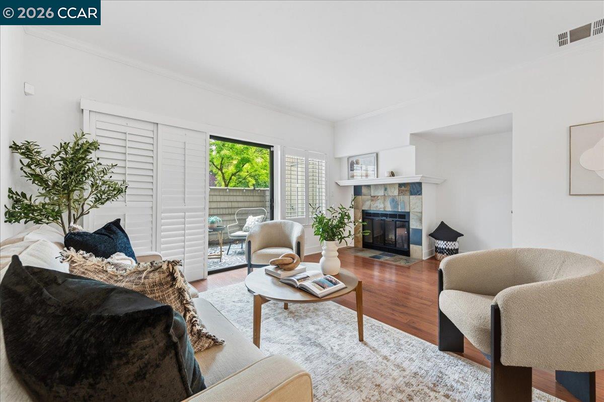 Detail Gallery Image 3 of 33 For 106 Copper Ridge Rd, San Ramon,  CA 94582 - 2 Beds | 2/1 Baths