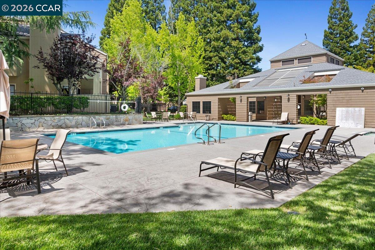 Detail Gallery Image 28 of 33 For 106 Copper Ridge Rd, San Ramon,  CA 94582 - 2 Beds | 2/1 Baths