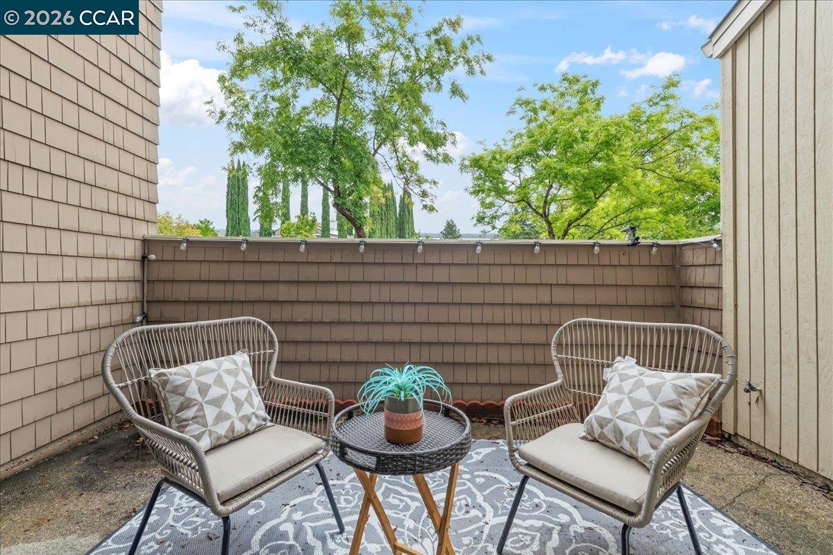 Detail Gallery Image 6 of 33 For 106 Copper Ridge Rd, San Ramon,  CA 94582 - 2 Beds | 2/1 Baths