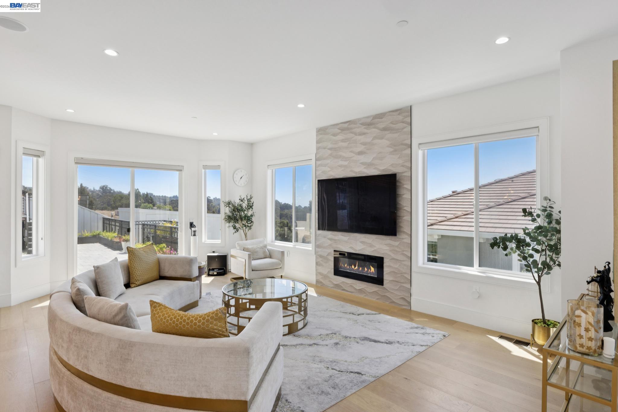 Detail Gallery Image 11 of 60 For 3606 Sarita St, Hayward,  CA 94542 - 4 Beds | 4/1 Baths