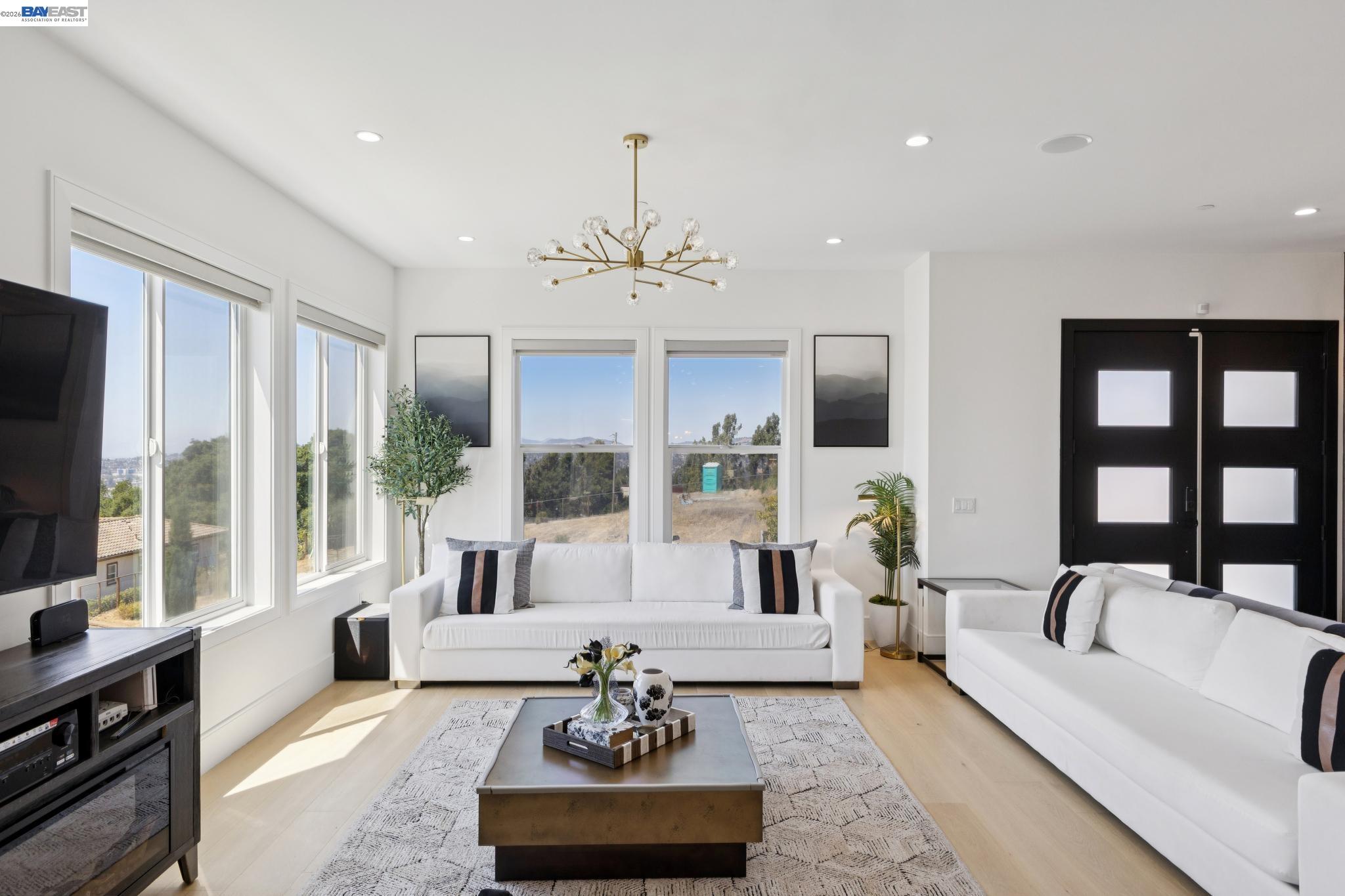 Detail Gallery Image 9 of 60 For 3606 Sarita St, Hayward,  CA 94542 - 4 Beds | 4/1 Baths