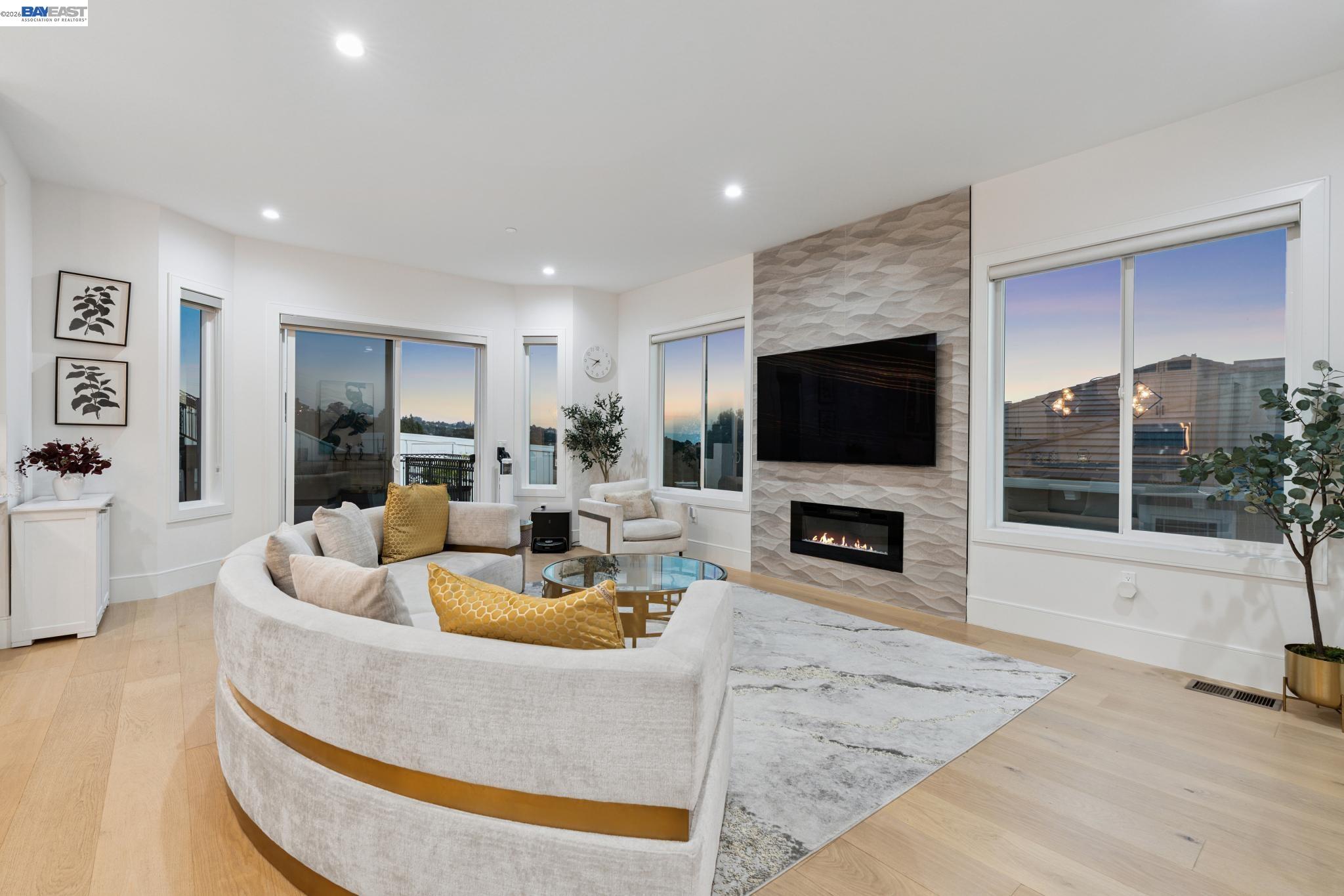 Detail Gallery Image 10 of 60 For 3606 Sarita St, Hayward,  CA 94542 - 4 Beds | 4/1 Baths