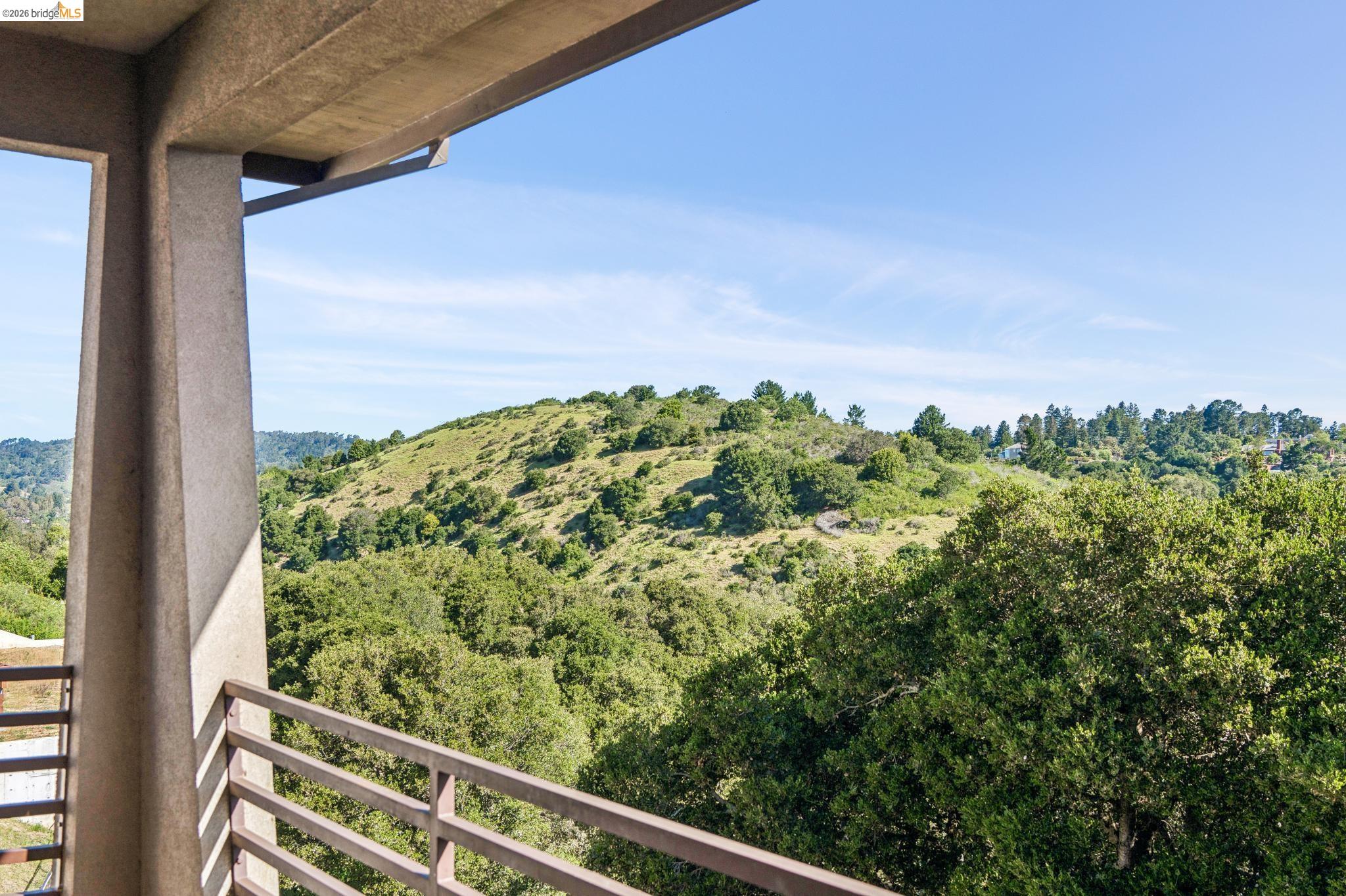 13454 Campus Dr, Oakland CA 94619 — photo 32