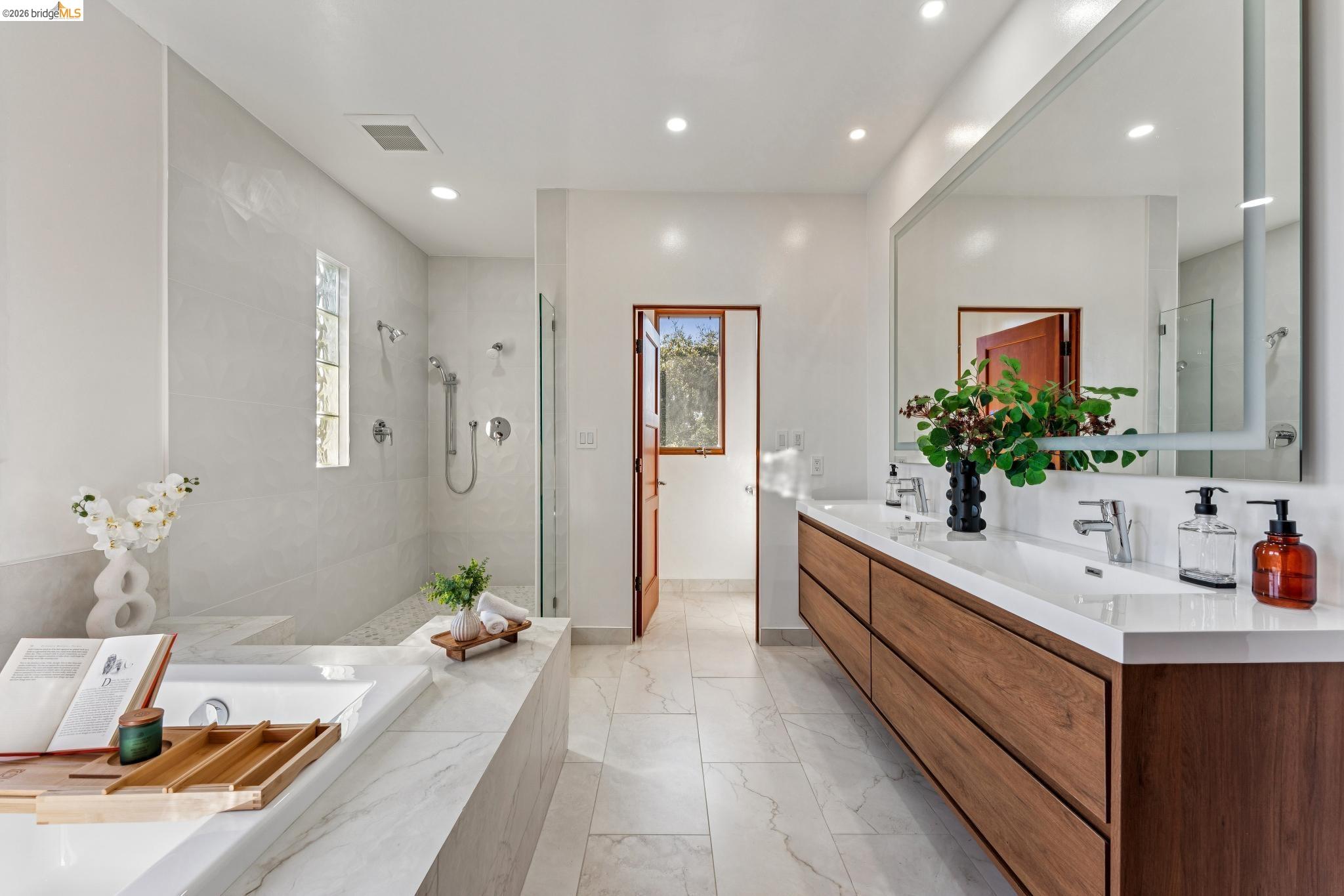 13454 Campus Dr, Oakland CA 94619 — photo 40