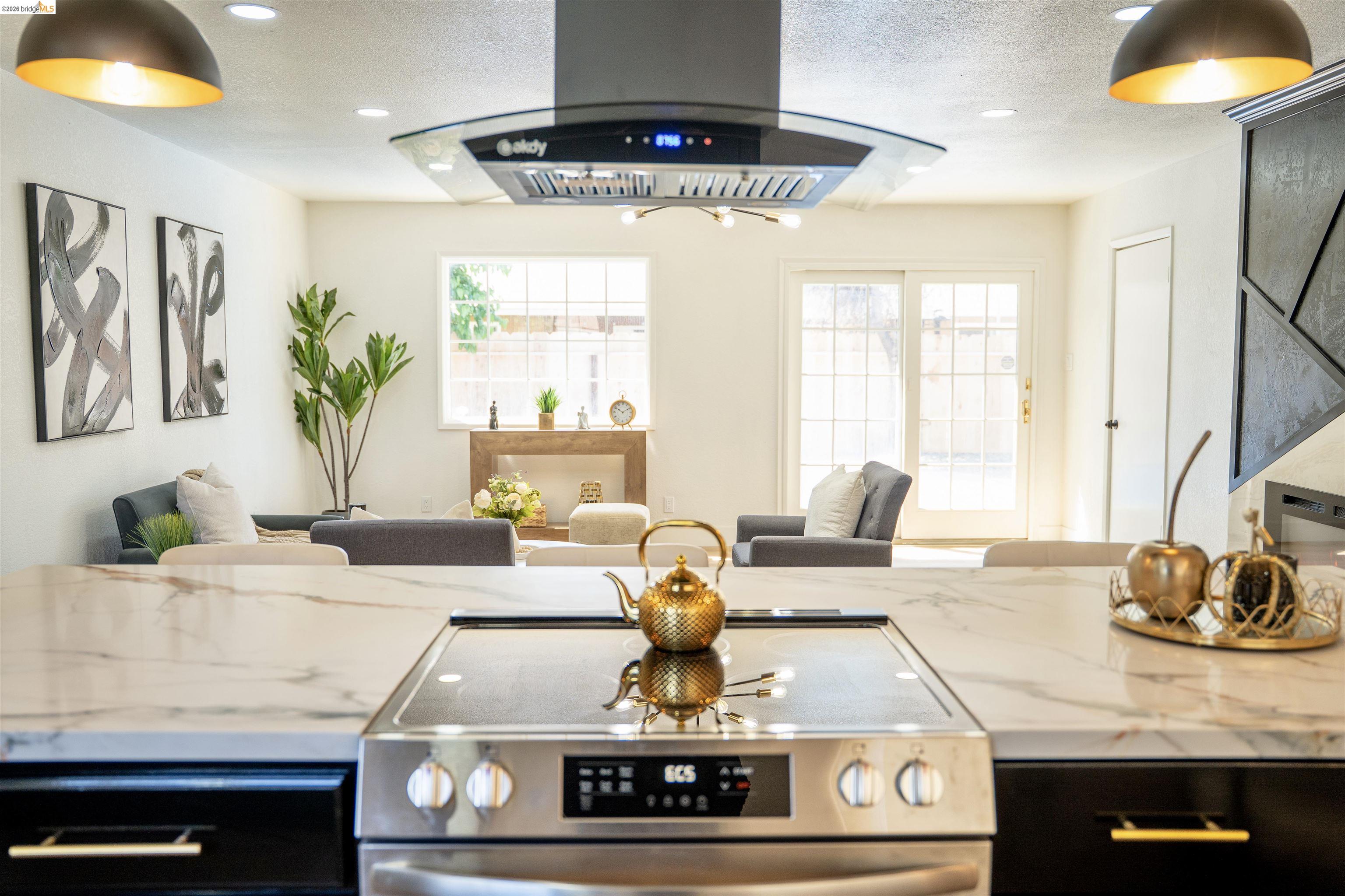 Detail Gallery Image 7 of 32 For 352 Terri Dr, Atwater,  CA 95301 - 3 Beds | 2/1 Baths