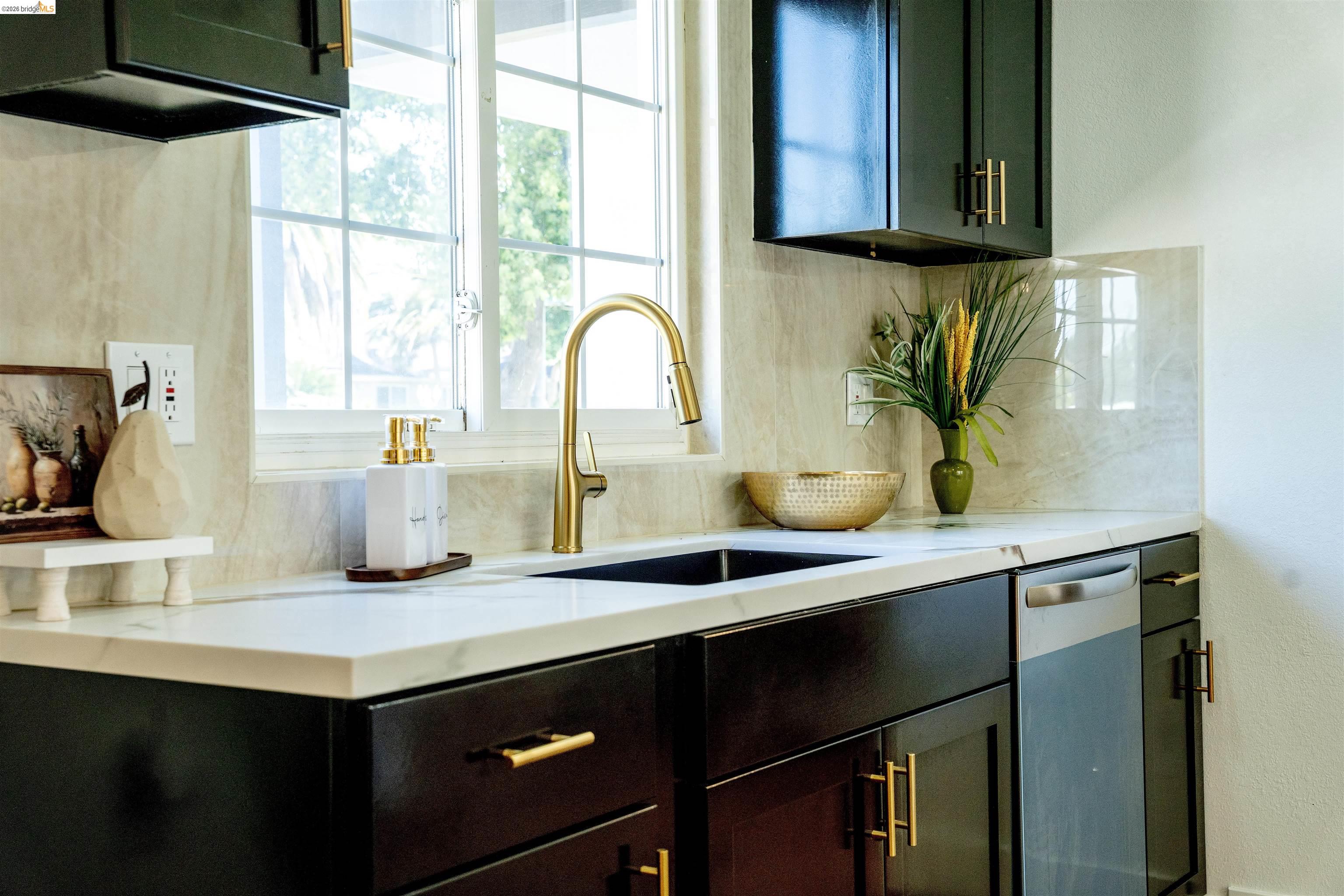 Detail Gallery Image 10 of 32 For 352 Terri Dr, Atwater,  CA 95301 - 3 Beds | 2/1 Baths