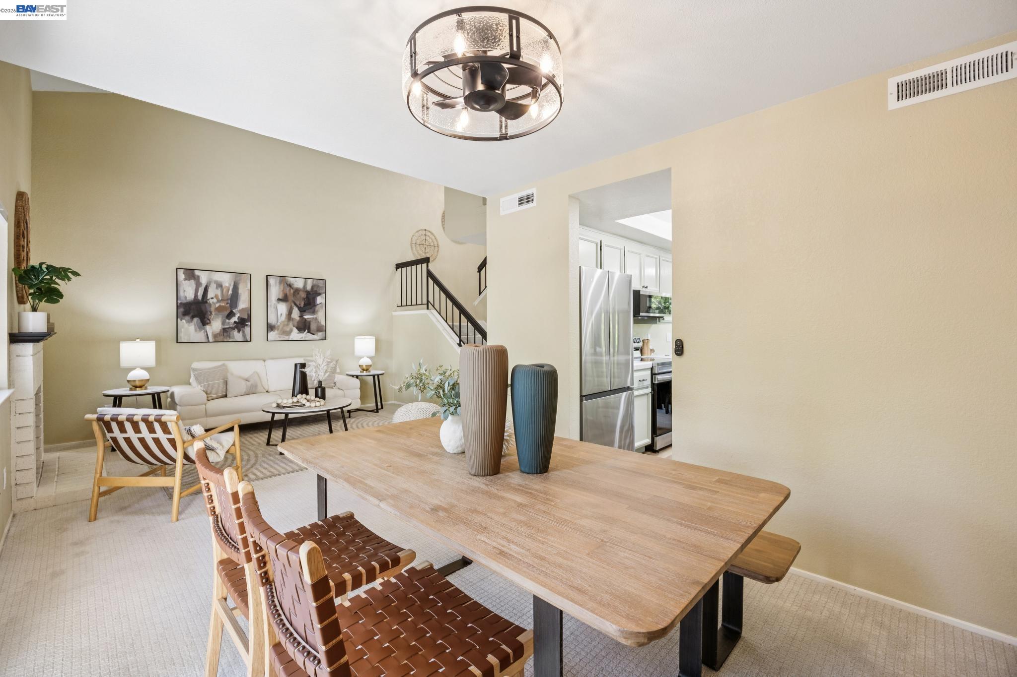 Detail Gallery Image 12 of 45 For 4926 Red Creek Dr, San Jose,  CA 95136 - 3 Beds | 2/1 Baths