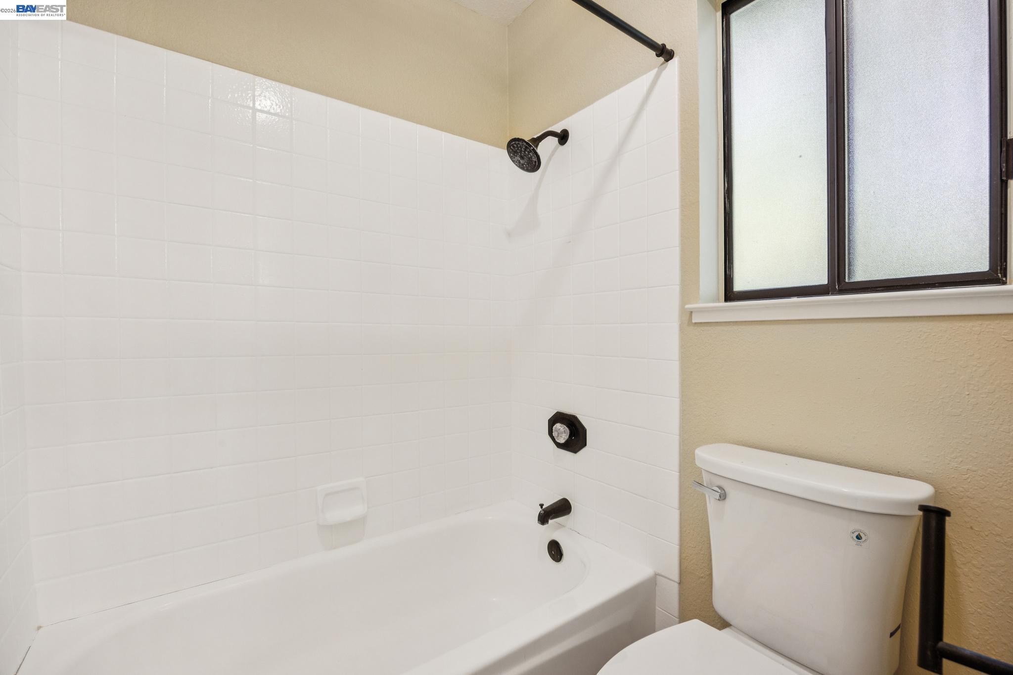Detail Gallery Image 29 of 45 For 4926 Red Creek Dr, San Jose,  CA 95136 - 3 Beds | 2/1 Baths
