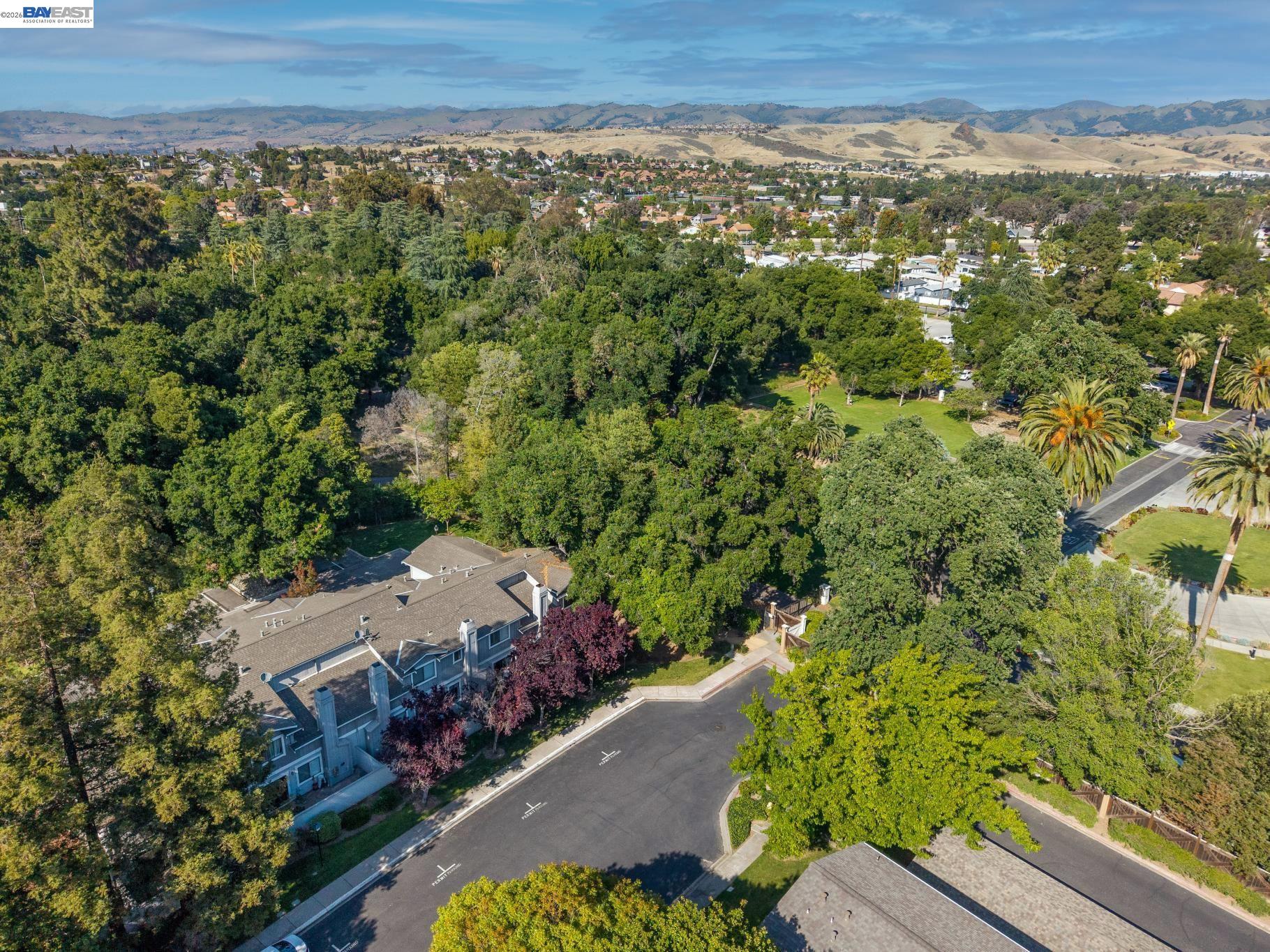 Detail Gallery Image 45 of 45 For 4926 Red Creek Dr, San Jose,  CA 95136 - 3 Beds | 2/1 Baths