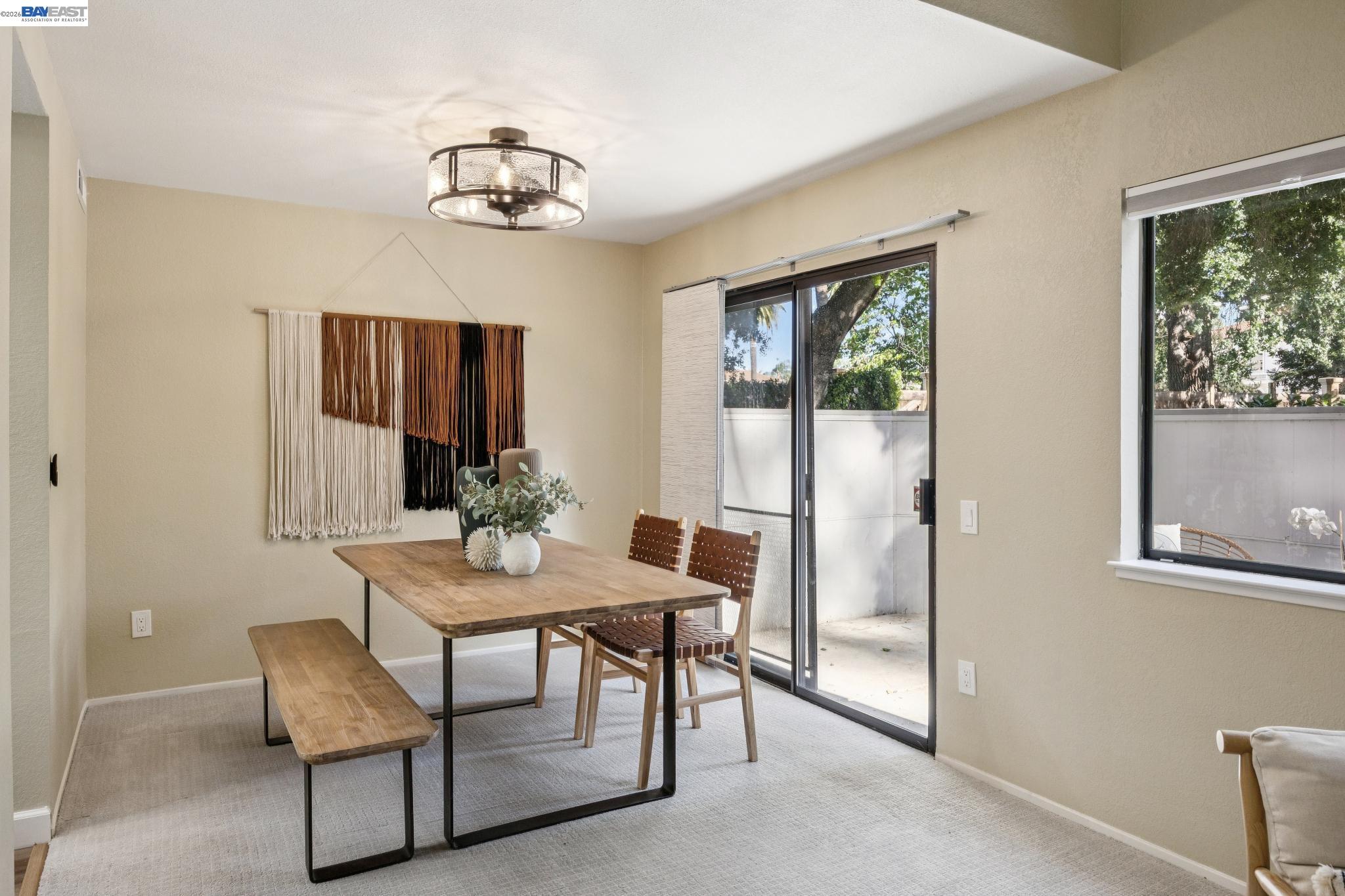 Detail Gallery Image 10 of 45 For 4926 Red Creek Dr, San Jose,  CA 95136 - 3 Beds | 2/1 Baths