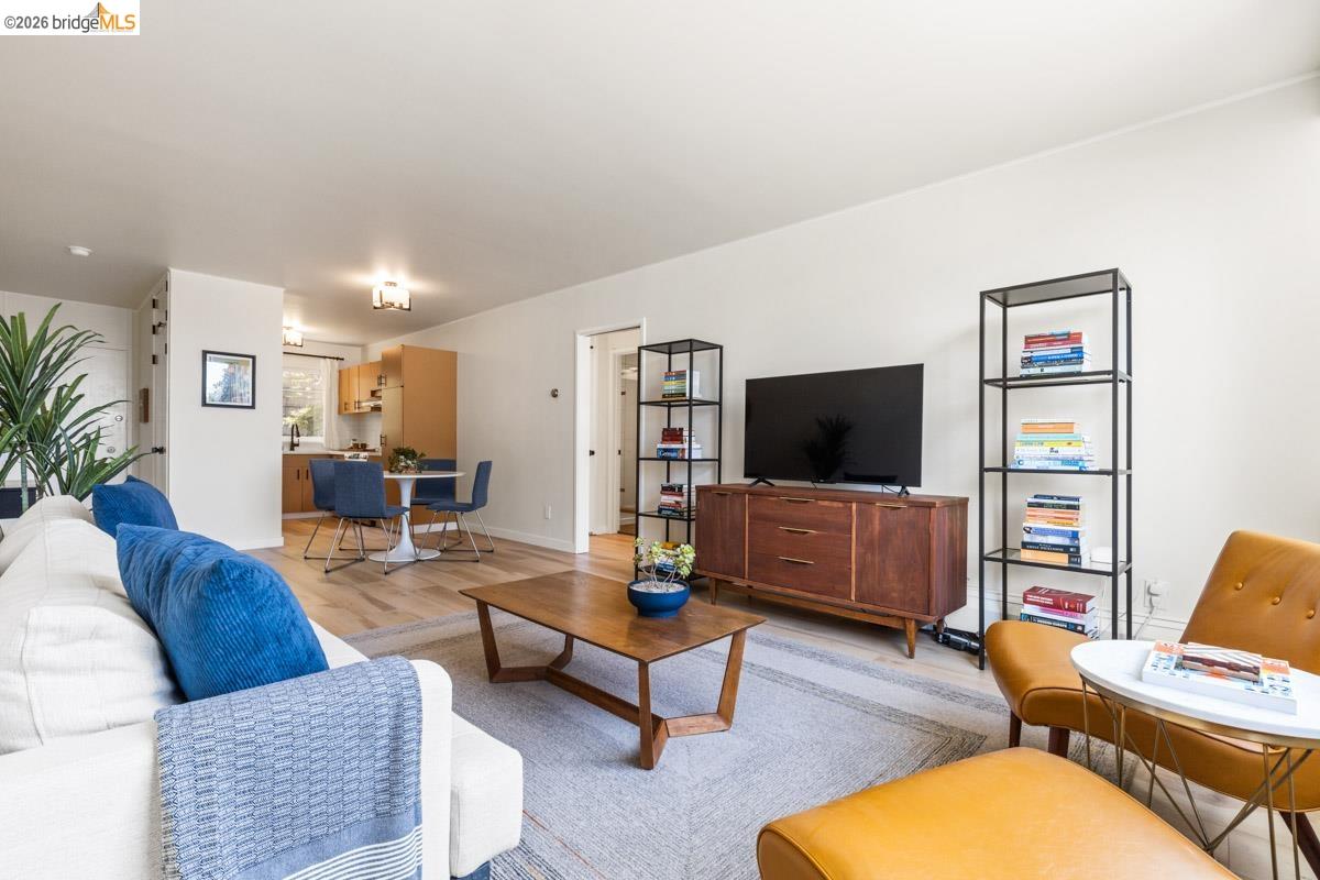 Photo #5: 41131329 Listing: Photo #5