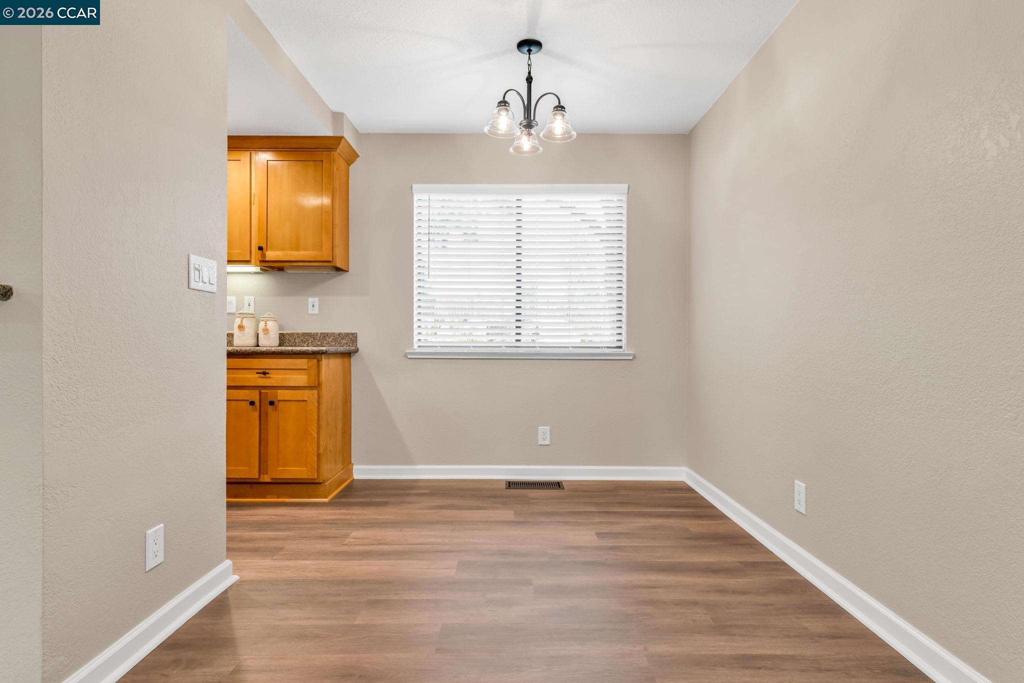 Photo #12: 41131332 Listing: Photo #12