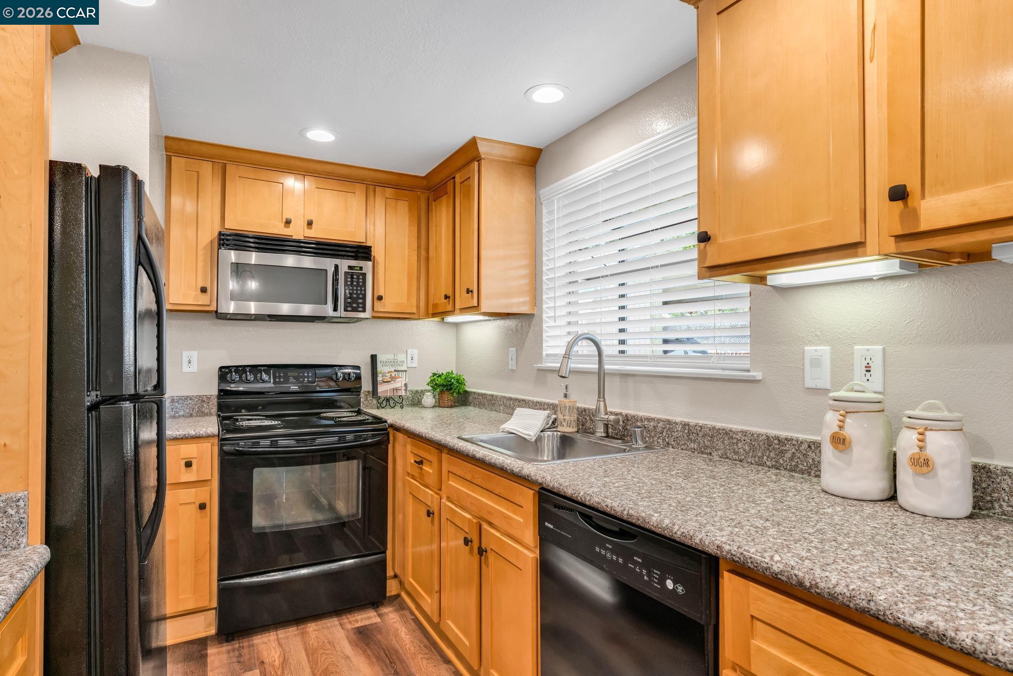 Photo #17: 41131332 Listing: Photo #17