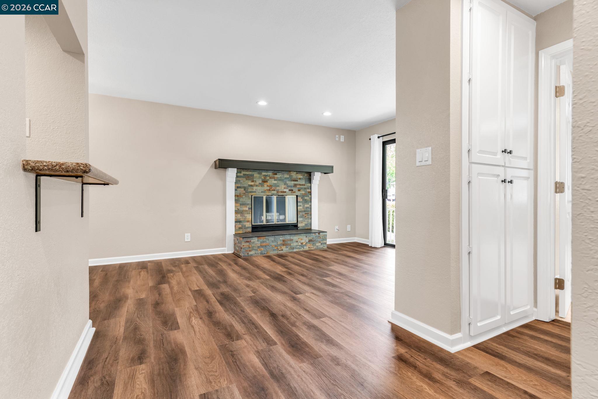 Photo #3: 41131332 Listing: Photo #3