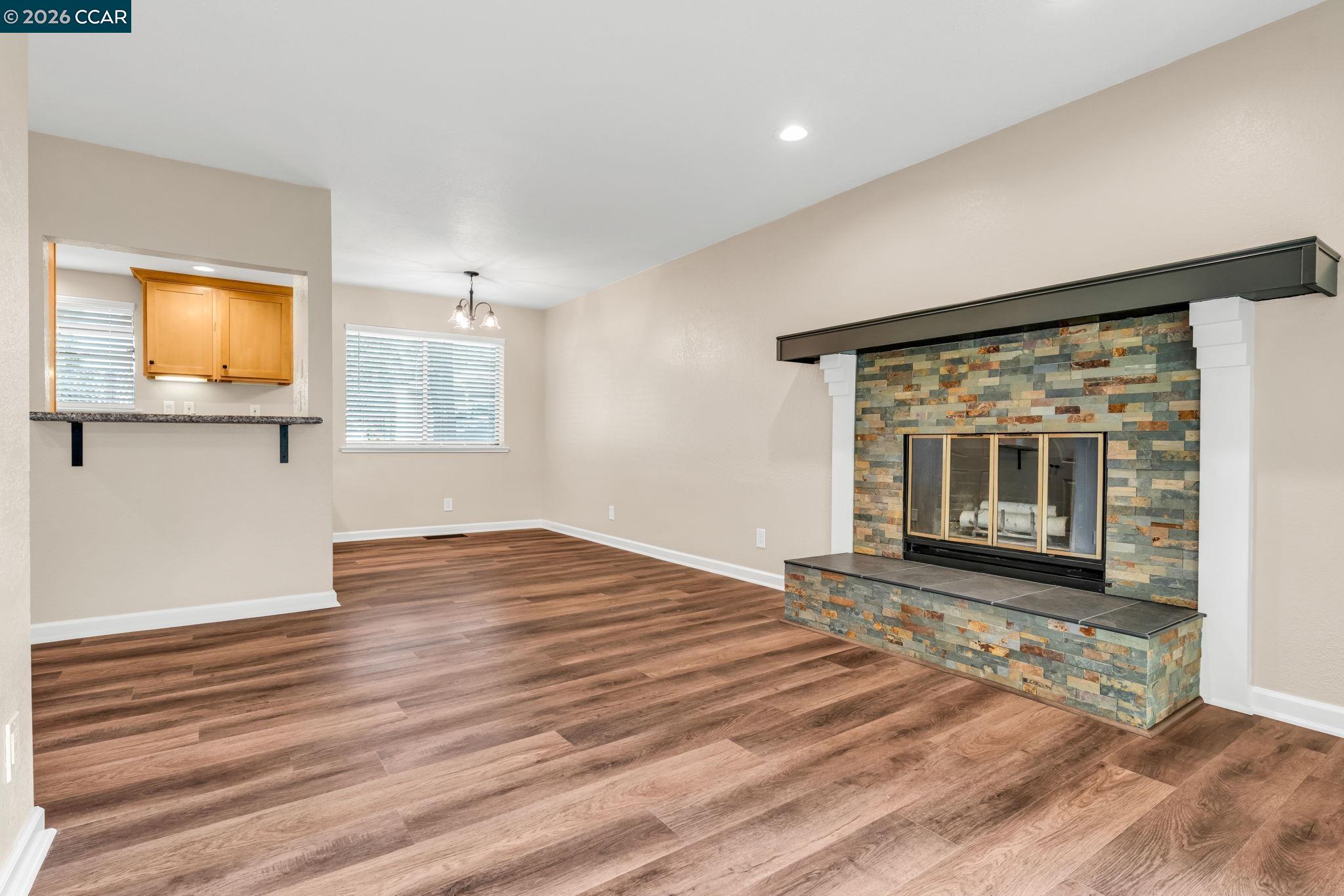 Photo #9: 41131332 Listing: Photo #9