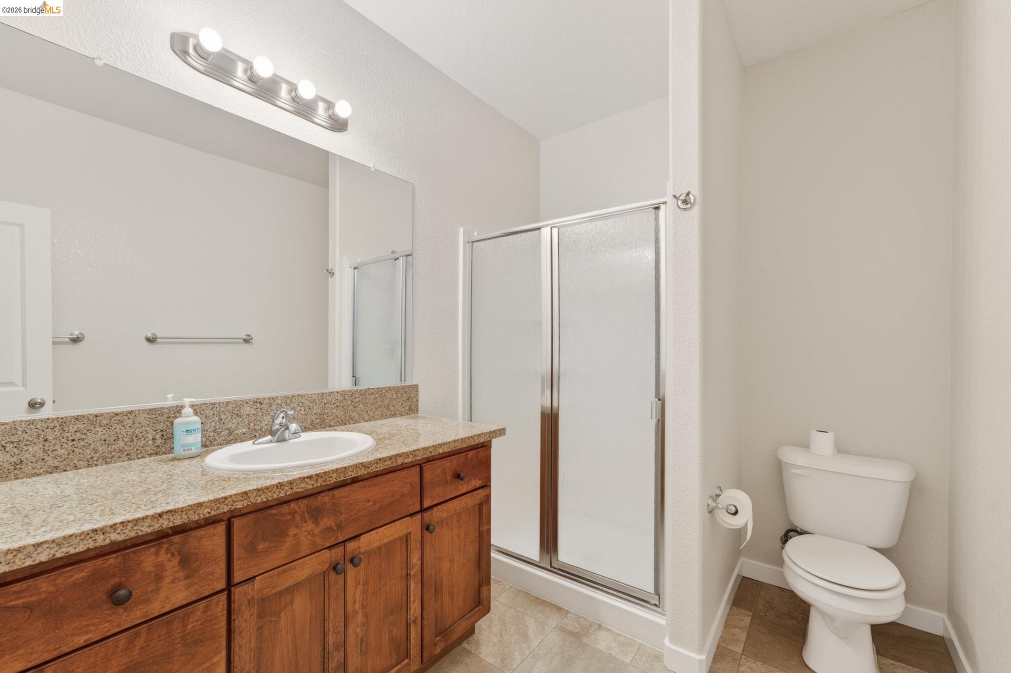 Detail Gallery Image 12 of 16 For 813 S School St, Lodi,  CA 95240 - 3 Beds | 2 Baths