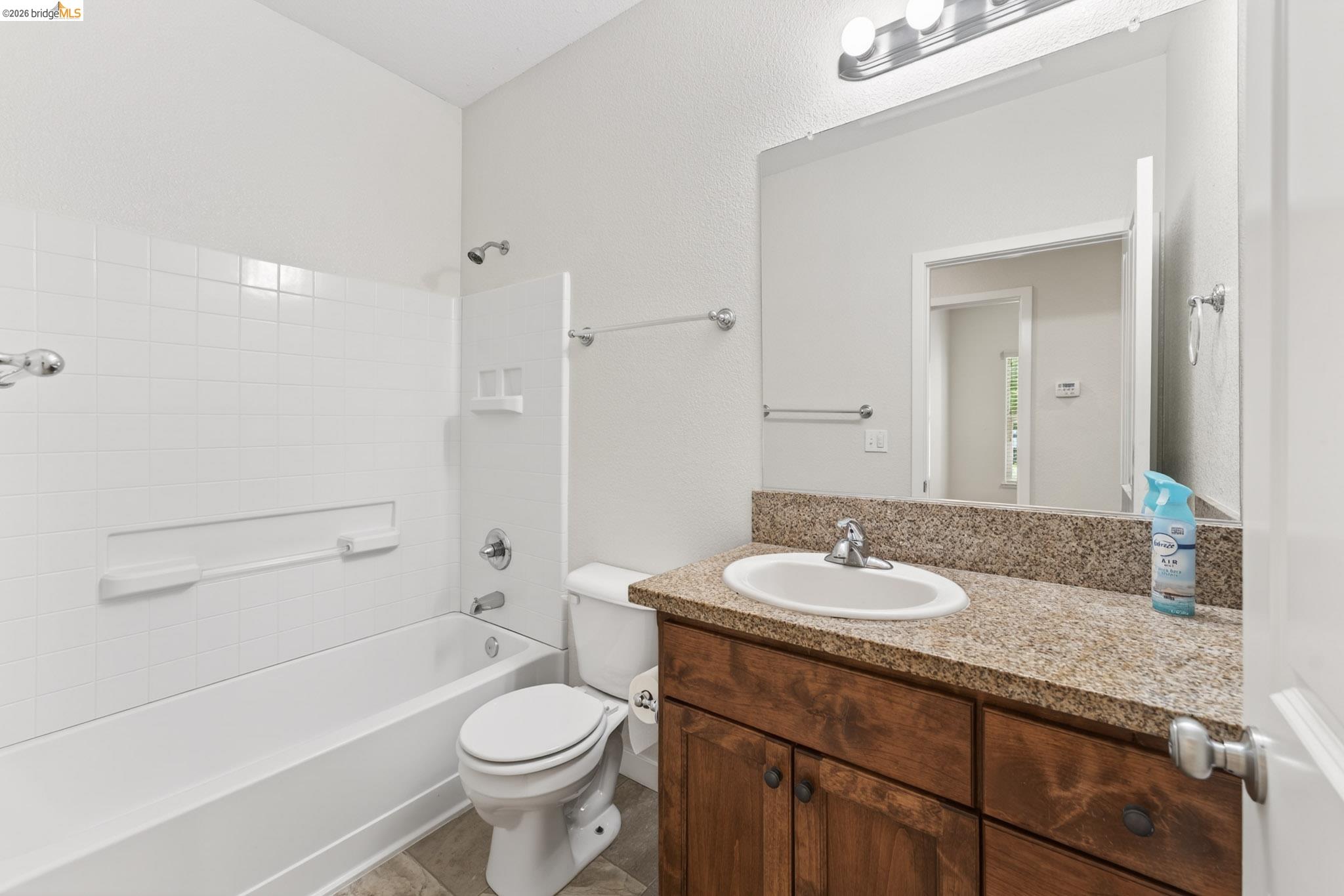 Detail Gallery Image 13 of 16 For 813 S School St, Lodi,  CA 95240 - 3 Beds | 2 Baths