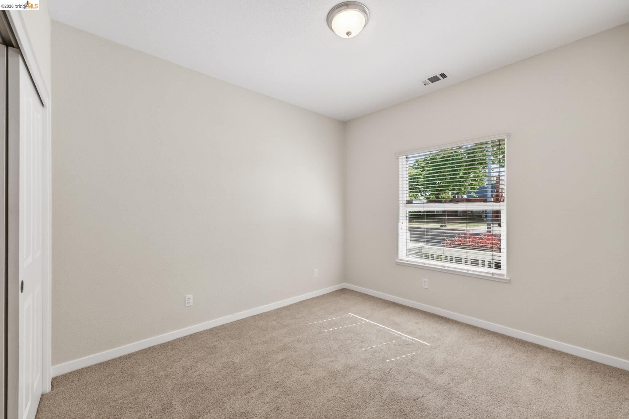 Detail Gallery Image 9 of 16 For 813 S School St, Lodi,  CA 95240 - 3 Beds | 2 Baths