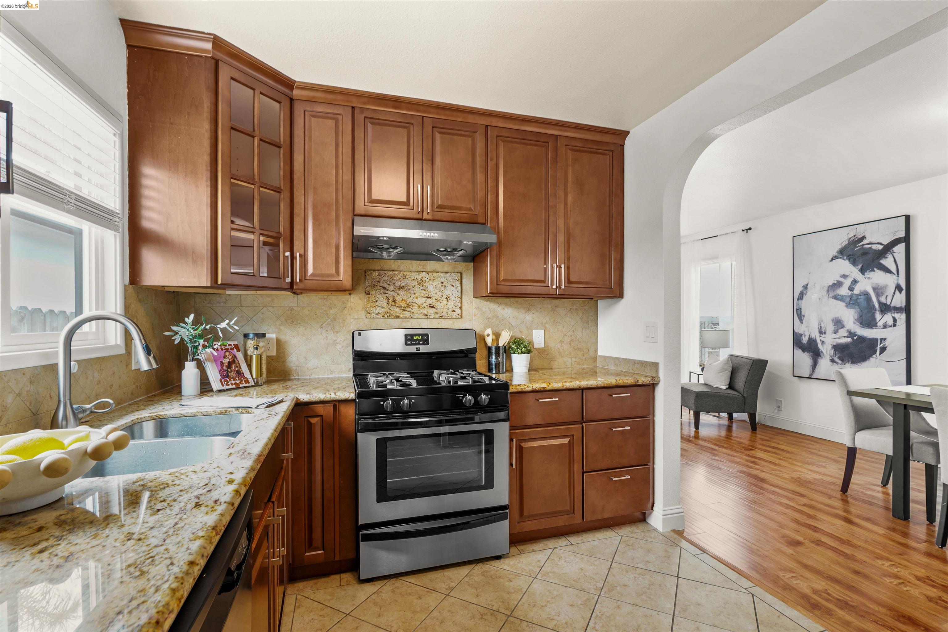 Detail Gallery Image 15 of 39 For 2339 Mcbryde Ave, Richmond,  CA 94804 - 2 Beds | 1 Baths