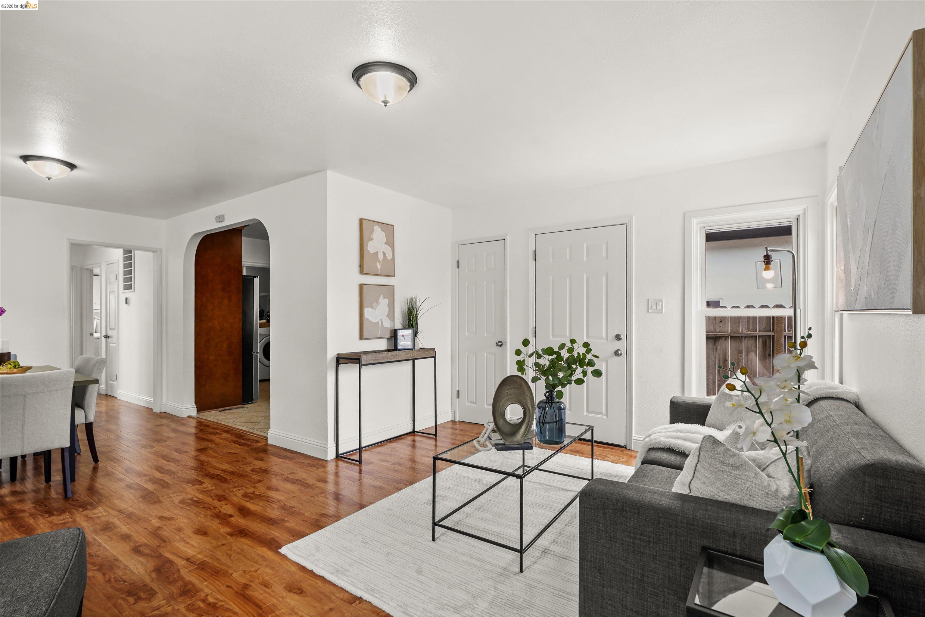 Detail Gallery Image 3 of 39 For 2339 Mcbryde Ave, Richmond,  CA 94804 - 2 Beds | 1 Baths