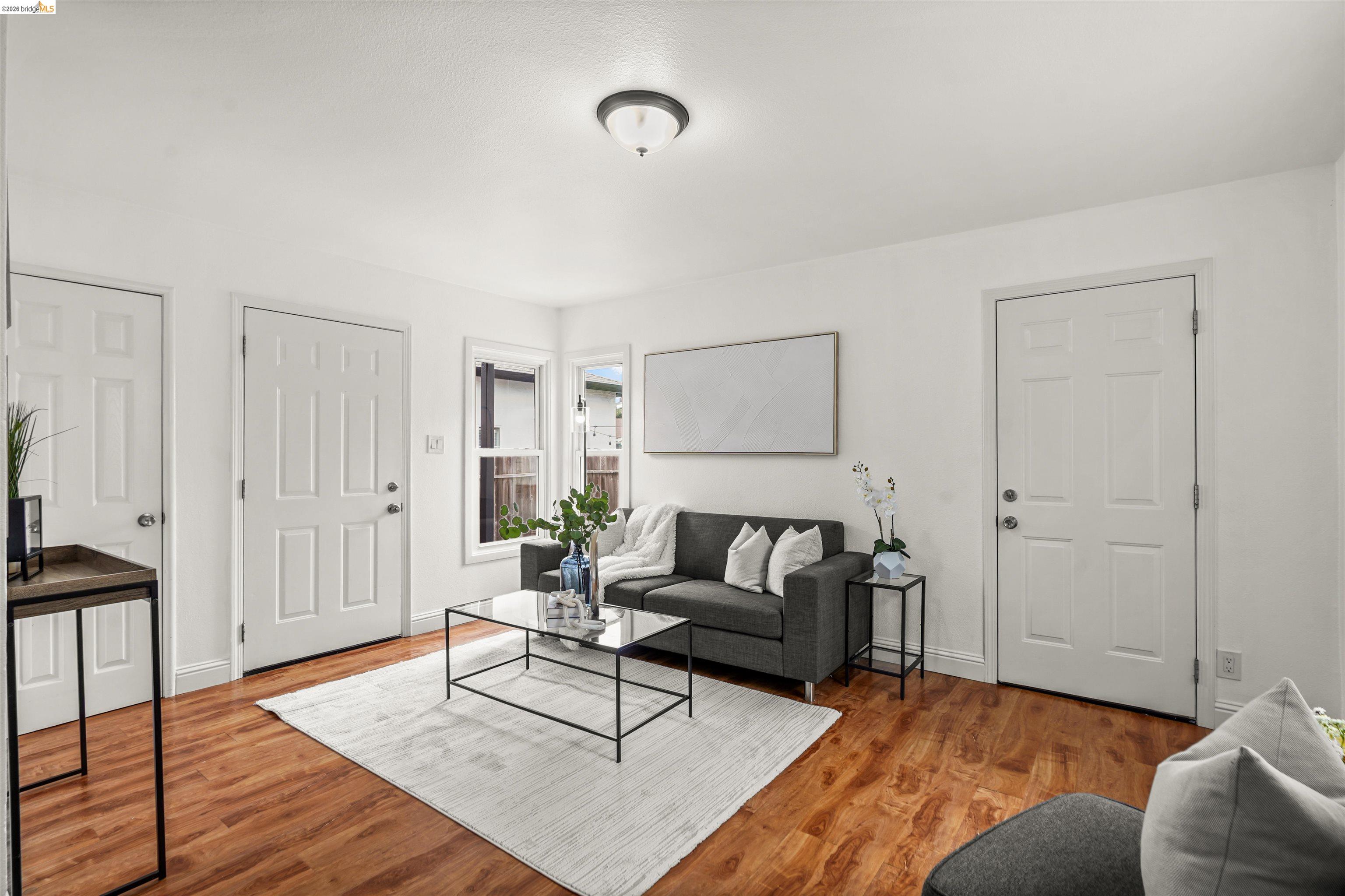 Detail Gallery Image 5 of 39 For 2339 Mcbryde Ave, Richmond,  CA 94804 - 2 Beds | 1 Baths