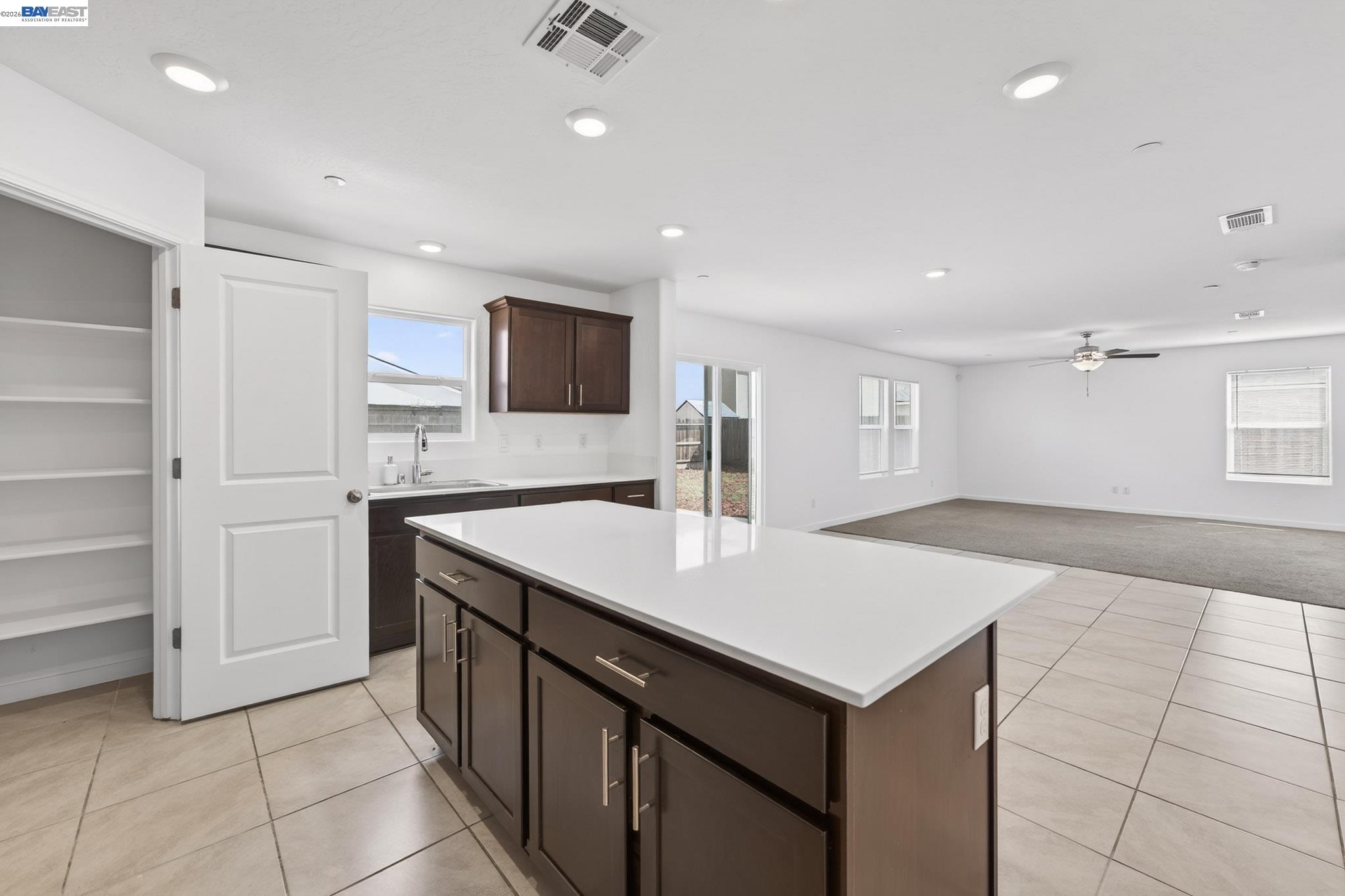 Detail Gallery Image 28 of 63 For 2280 Craig Ct, Los Banos,  CA 93635 - 5 Beds | 3/1 Baths