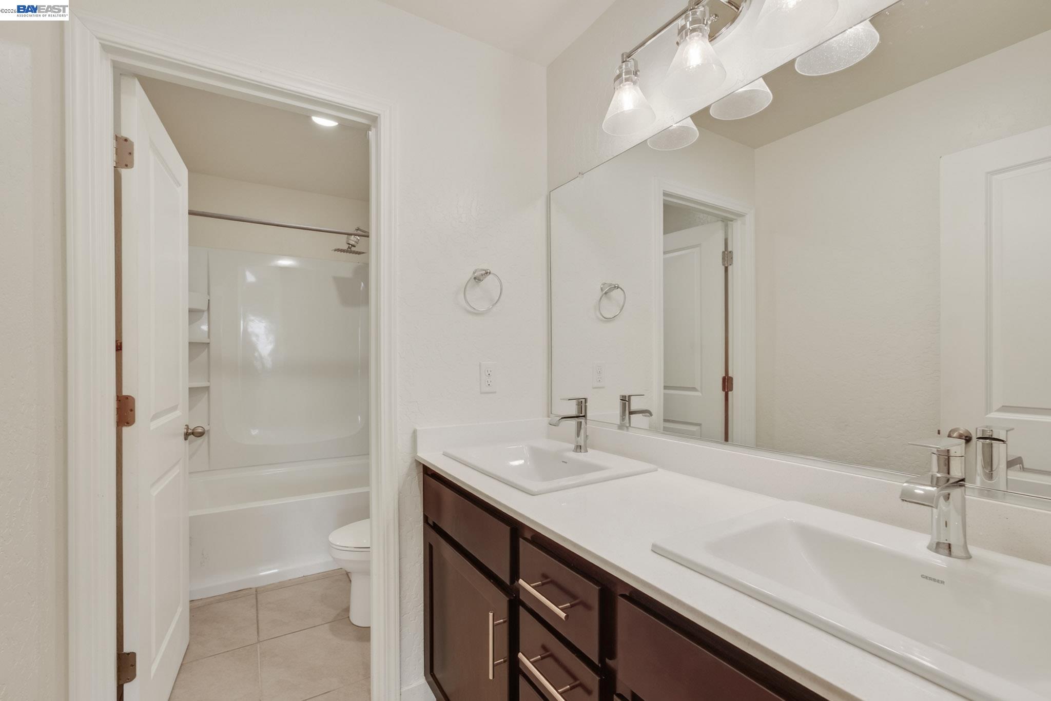 Detail Gallery Image 49 of 63 For 2280 Craig Ct, Los Banos,  CA 93635 - 5 Beds | 3/1 Baths