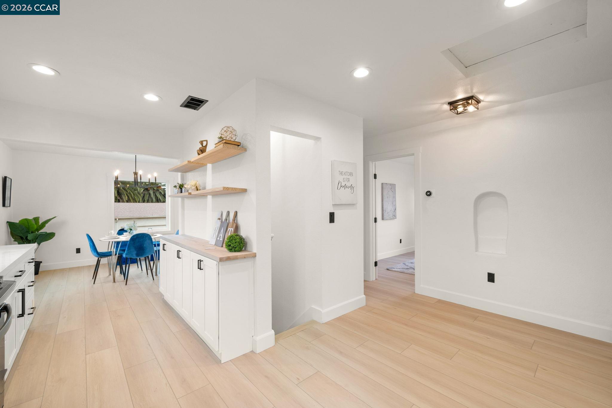 Detail Gallery Image 11 of 54 For 220 Cassady St, Vallejo,  CA 94590 - 3 Beds | 2 Baths