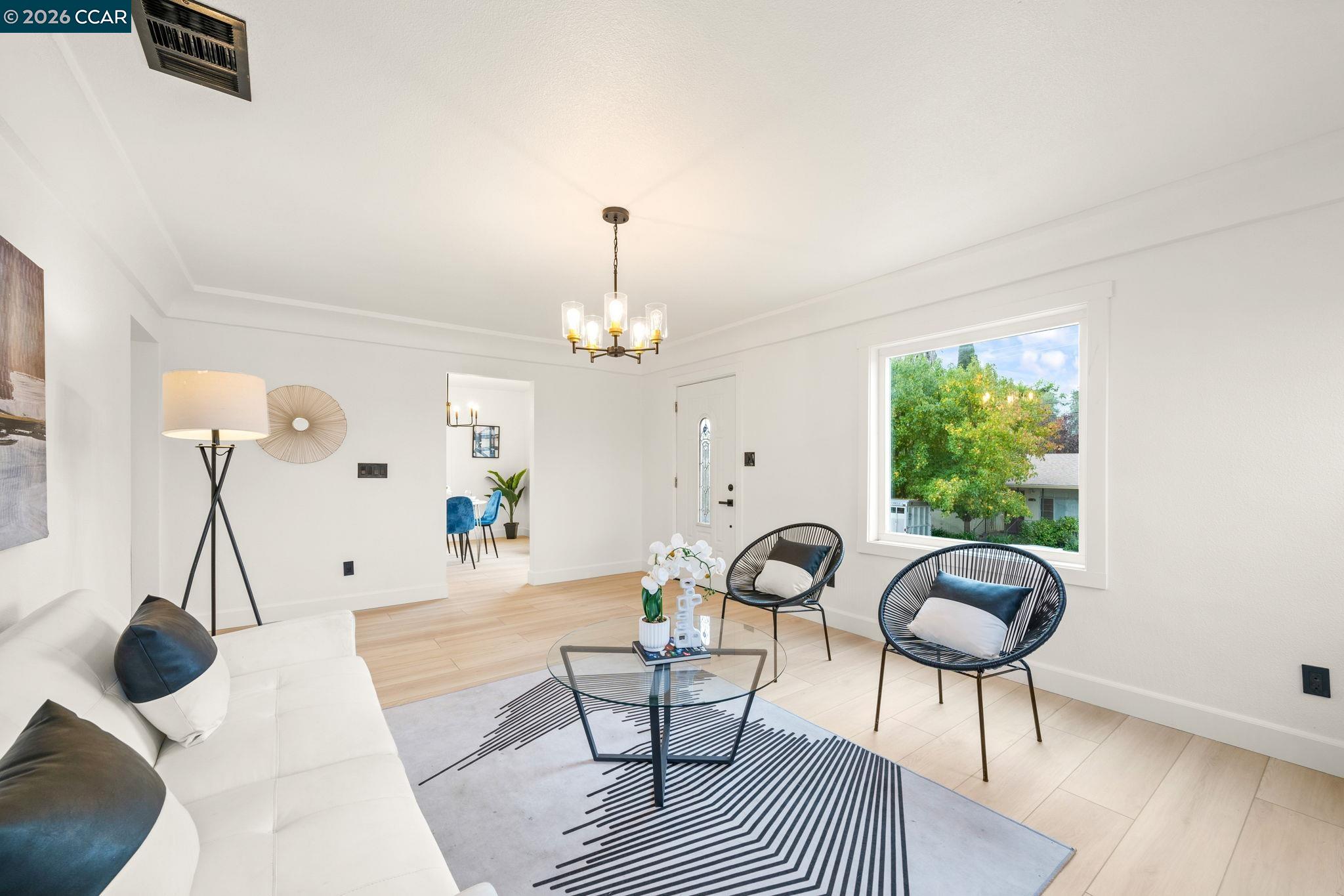 Detail Gallery Image 5 of 54 For 220 Cassady St, Vallejo,  CA 94590 - 3 Beds | 2 Baths