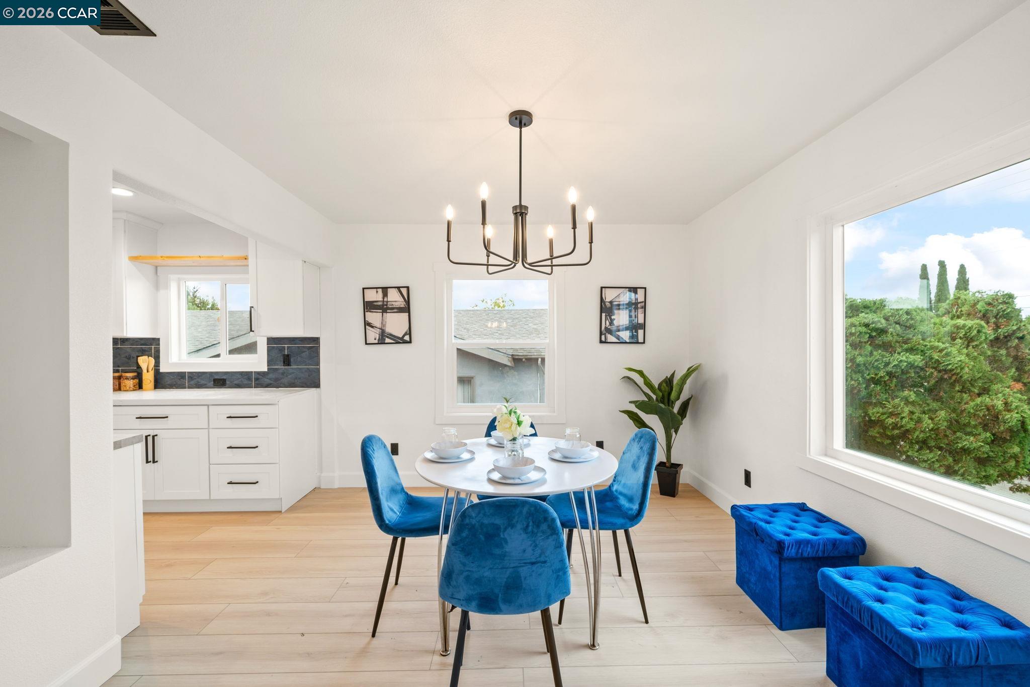 Detail Gallery Image 8 of 54 For 220 Cassady St, Vallejo,  CA 94590 - 3 Beds | 2 Baths