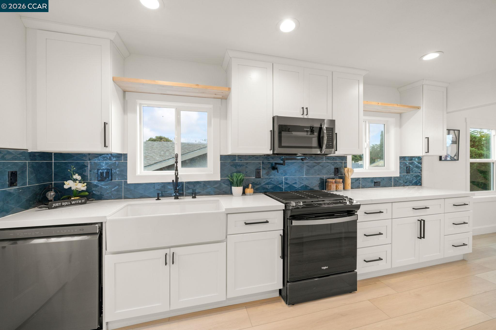 Detail Gallery Image 10 of 54 For 220 Cassady St, Vallejo,  CA 94590 - 3 Beds | 2 Baths