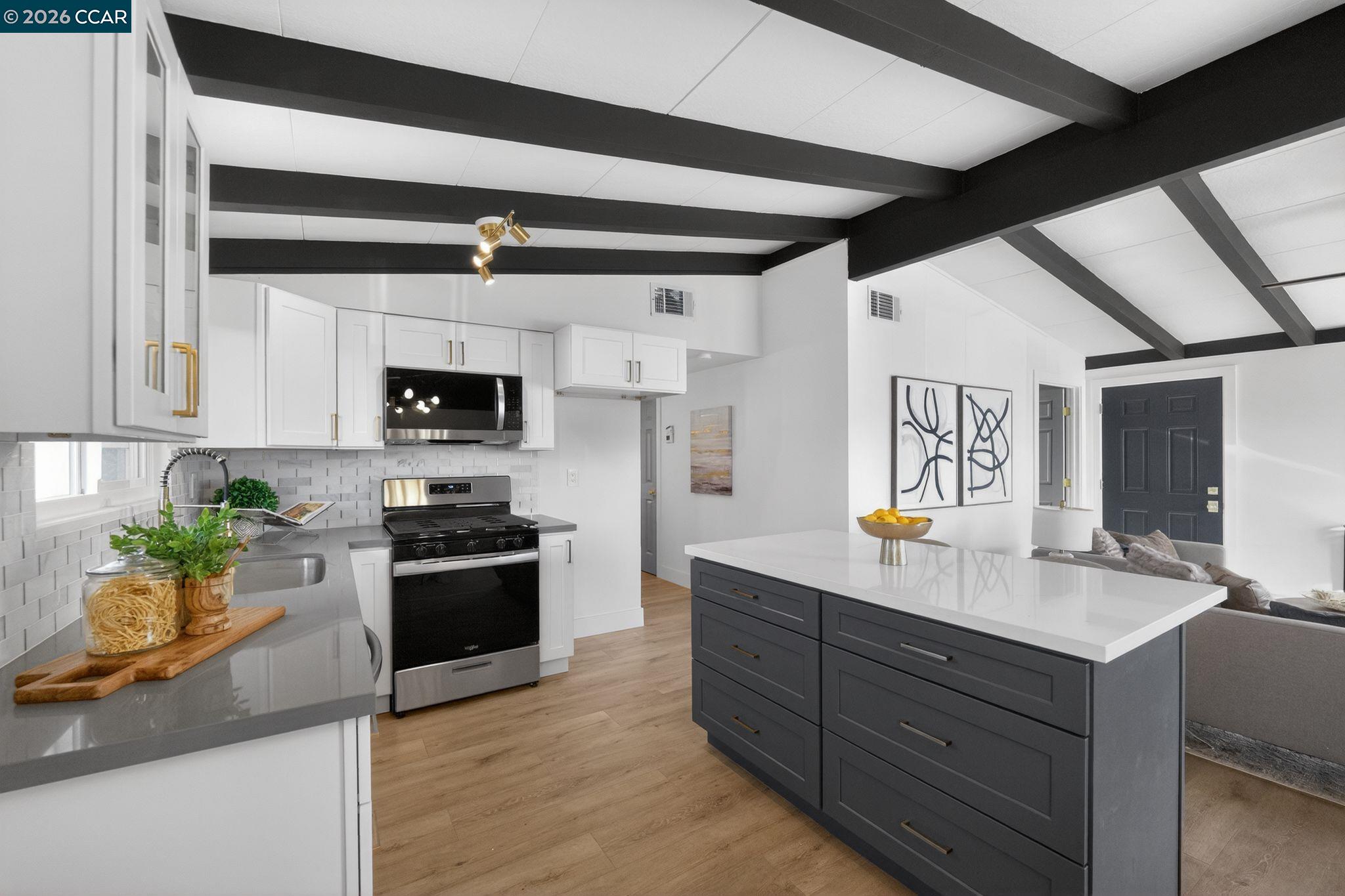 Detail Gallery Image 11 of 32 For 27891 Ormond Ave, Hayward,  CA 94544 - 3 Beds | 2 Baths