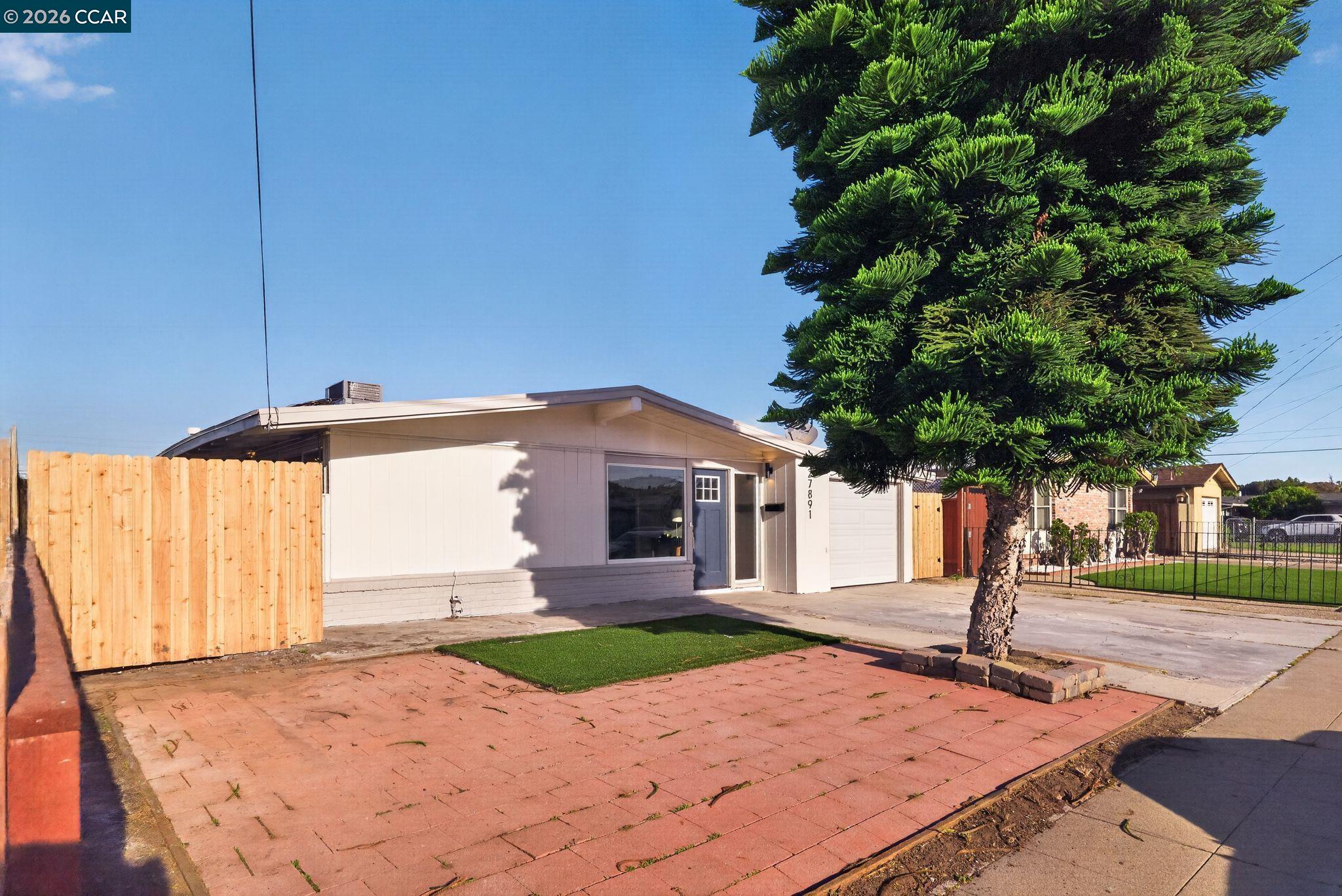 Detail Gallery Image 3 of 32 For 27891 Ormond Ave, Hayward,  CA 94544 - 3 Beds | 2 Baths