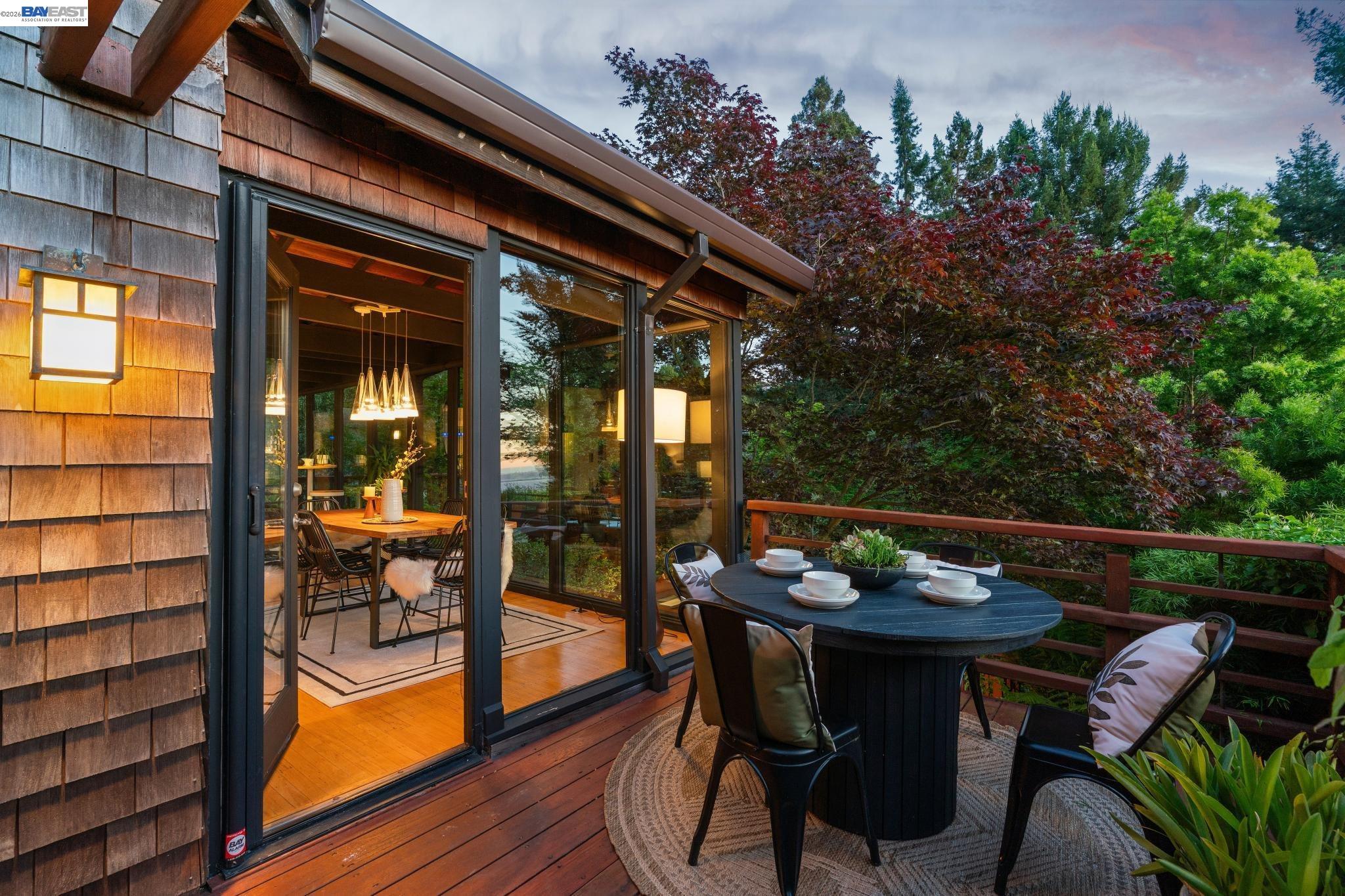 Detail Gallery Image 11 of 60 For 1166 Cragmont Avenue, Berkeley,  CA 94708 - 3 Beds | 3 Baths