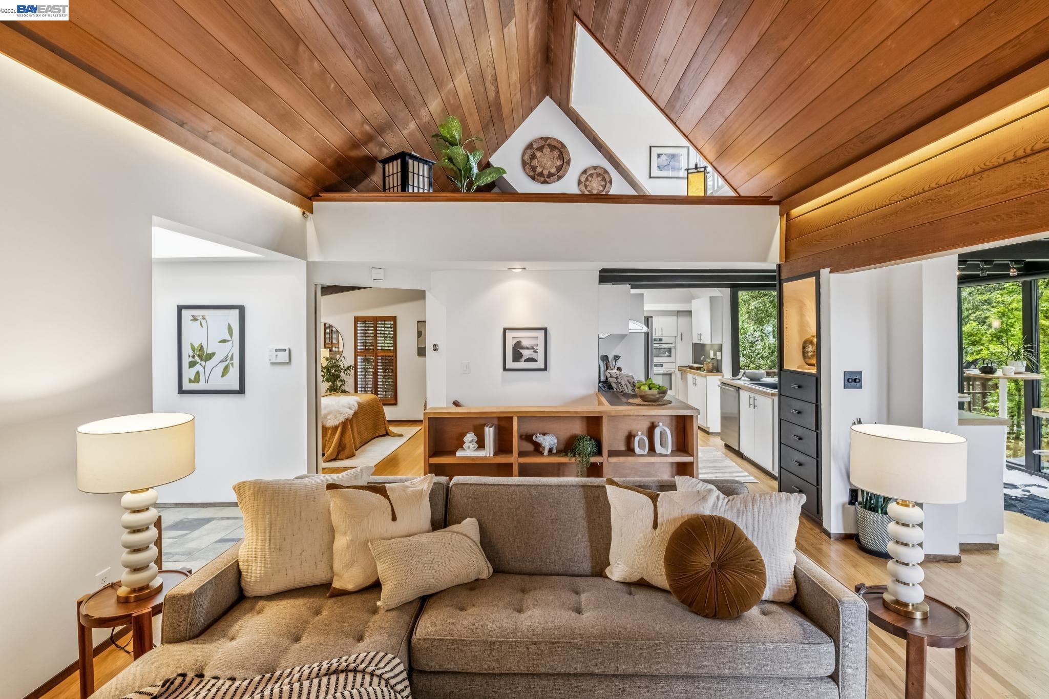 Detail Gallery Image 18 of 60 For 1166 Cragmont Avenue, Berkeley,  CA 94708 - 3 Beds | 3 Baths