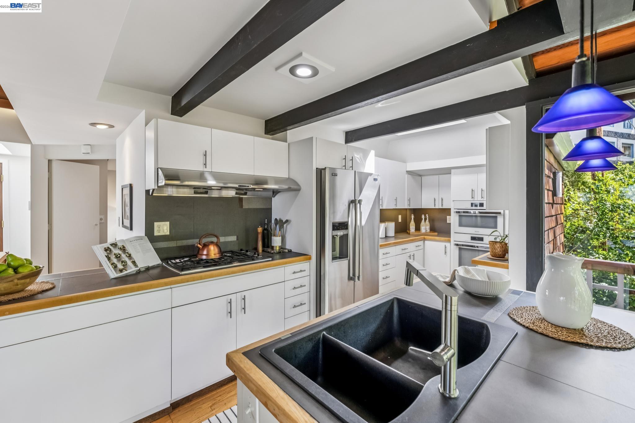 Detail Gallery Image 31 of 60 For 1166 Cragmont Avenue, Berkeley,  CA 94708 - 3 Beds | 3 Baths