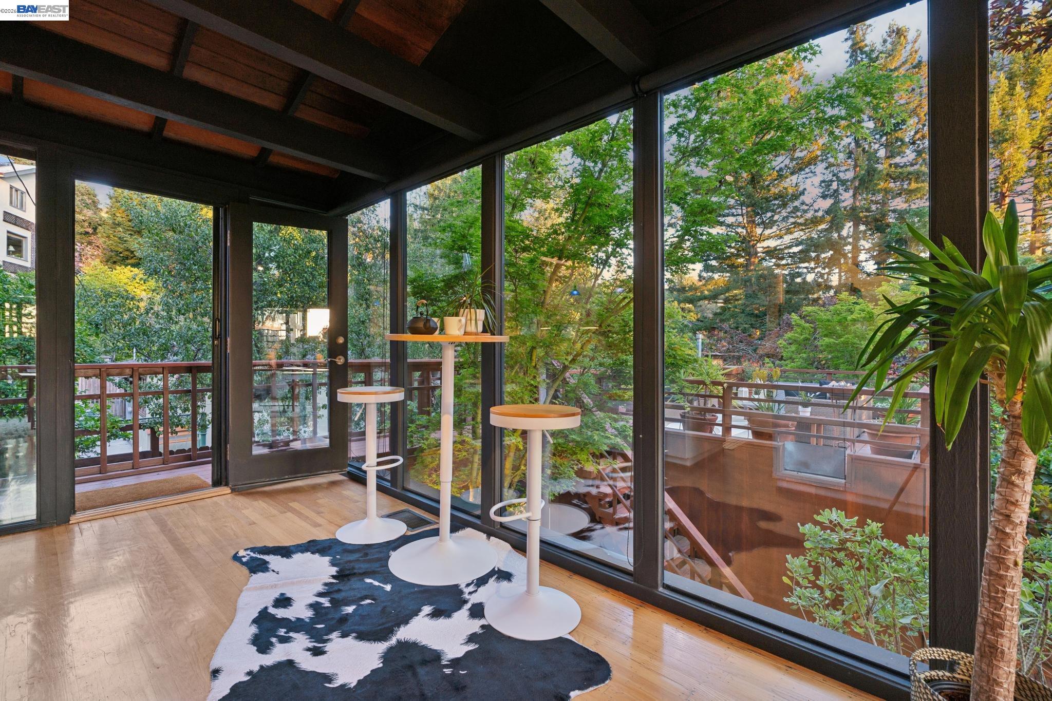 Detail Gallery Image 9 of 60 For 1166 Cragmont Avenue, Berkeley,  CA 94708 - 3 Beds | 3 Baths