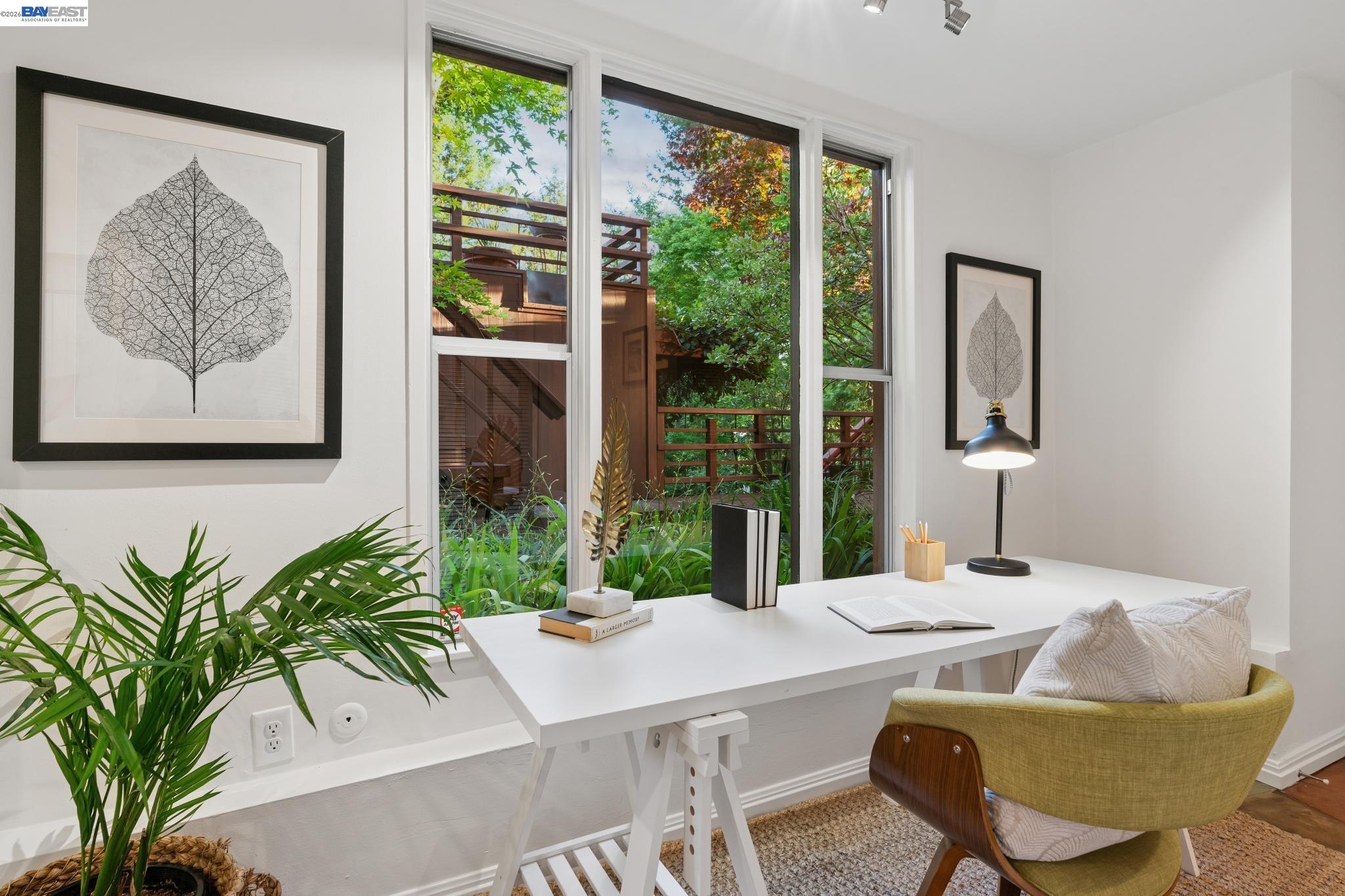 Detail Gallery Image 10 of 60 For 1166 Cragmont Avenue, Berkeley,  CA 94708 - 3 Beds | 3 Baths