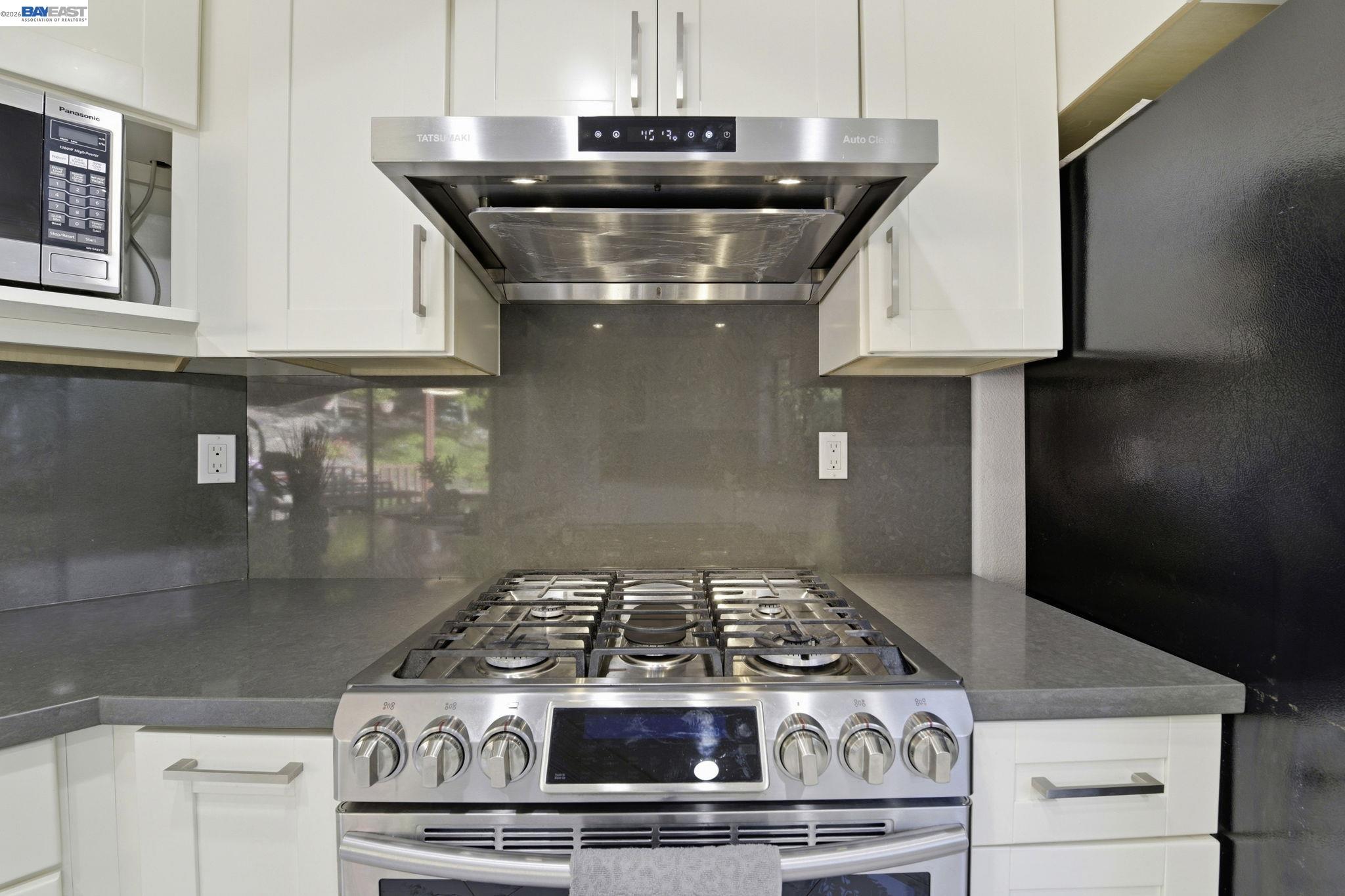 Detail Gallery Image 13 of 44 For 43884 Cameron Hills Drive, Fremont,  CA 94539-5972 - 4 Beds | 2/1 Baths