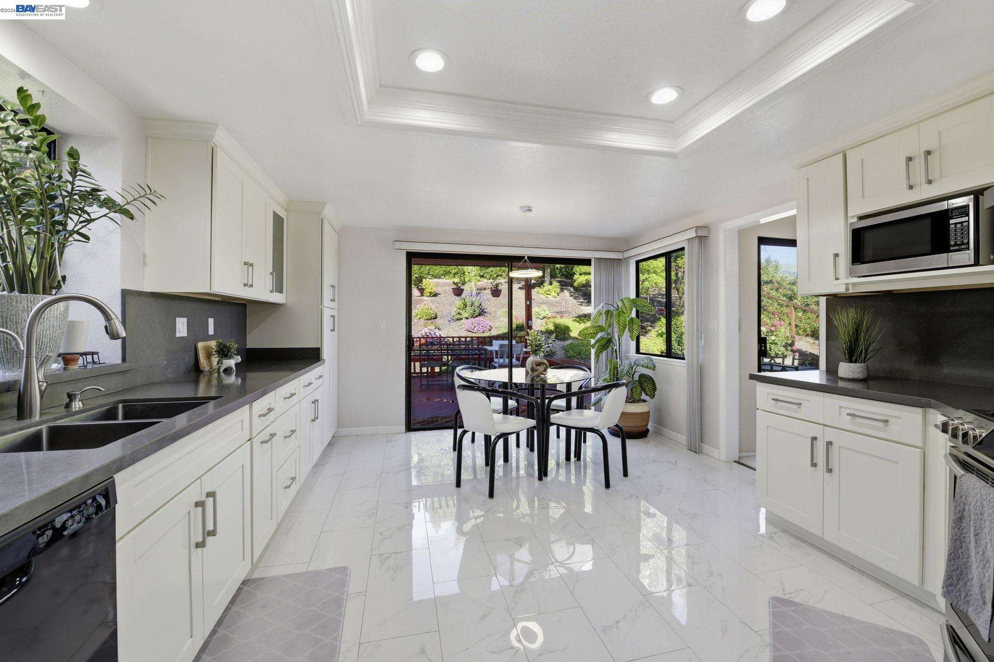 Detail Gallery Image 15 of 44 For 43884 Cameron Hills Drive, Fremont,  CA 94539-5972 - 4 Beds | 2/1 Baths