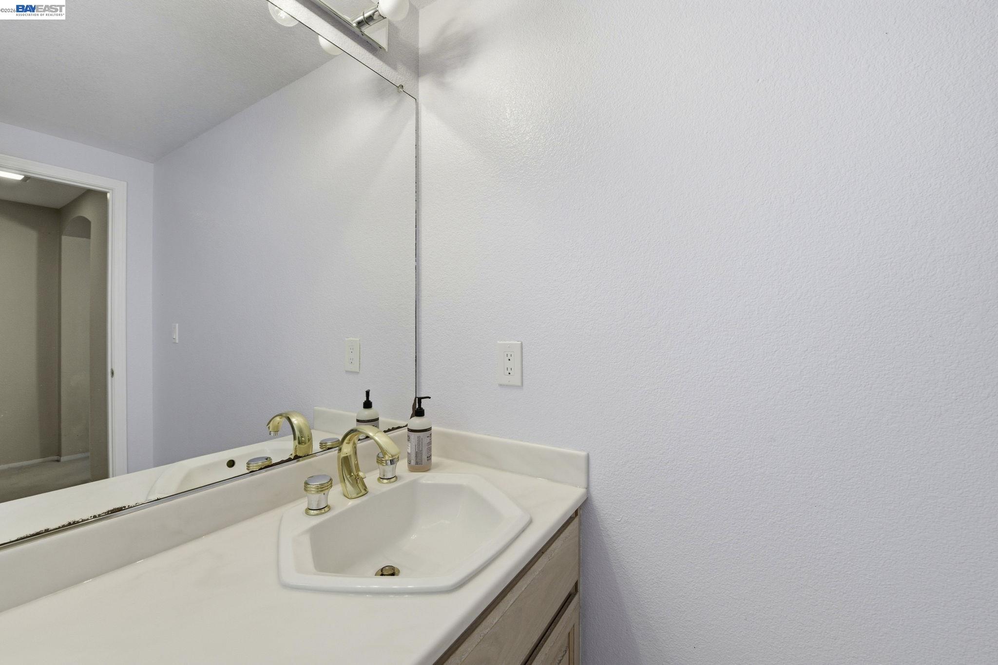 Detail Gallery Image 34 of 44 For 43884 Cameron Hills Drive, Fremont,  CA 94539-5972 - 4 Beds | 2/1 Baths