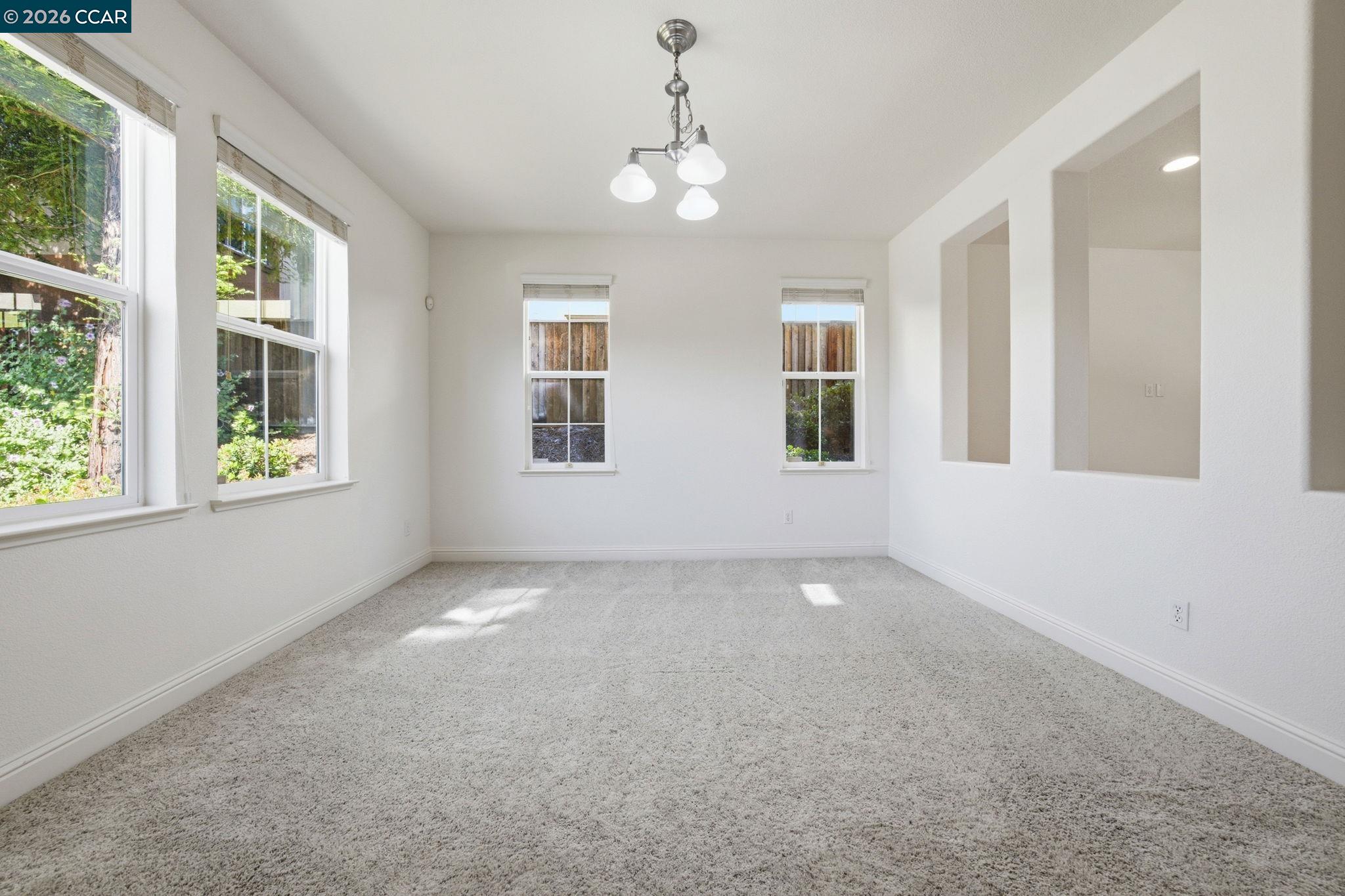 Detail Gallery Image 11 of 60 For 3808 Amerigo Ct, Antioch,  CA 94509 - 3 Beds | 2/1 Baths