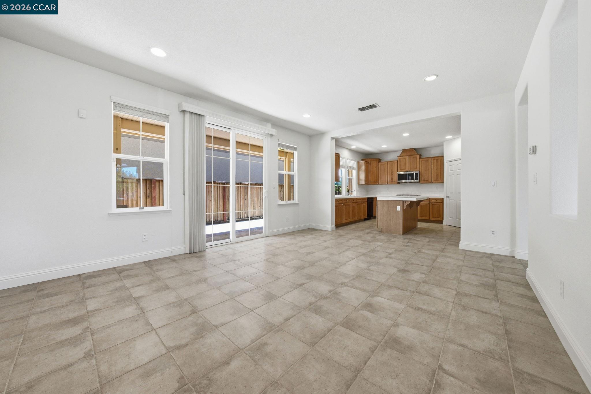Detail Gallery Image 16 of 60 For 3808 Amerigo Ct, Antioch,  CA 94509 - 3 Beds | 2/1 Baths