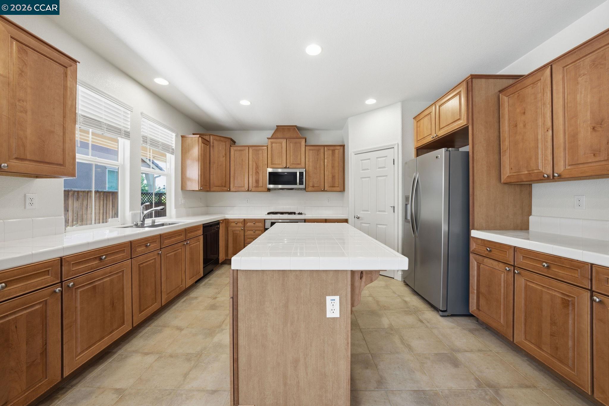 Detail Gallery Image 17 of 60 For 3808 Amerigo Ct, Antioch,  CA 94509 - 3 Beds | 2/1 Baths